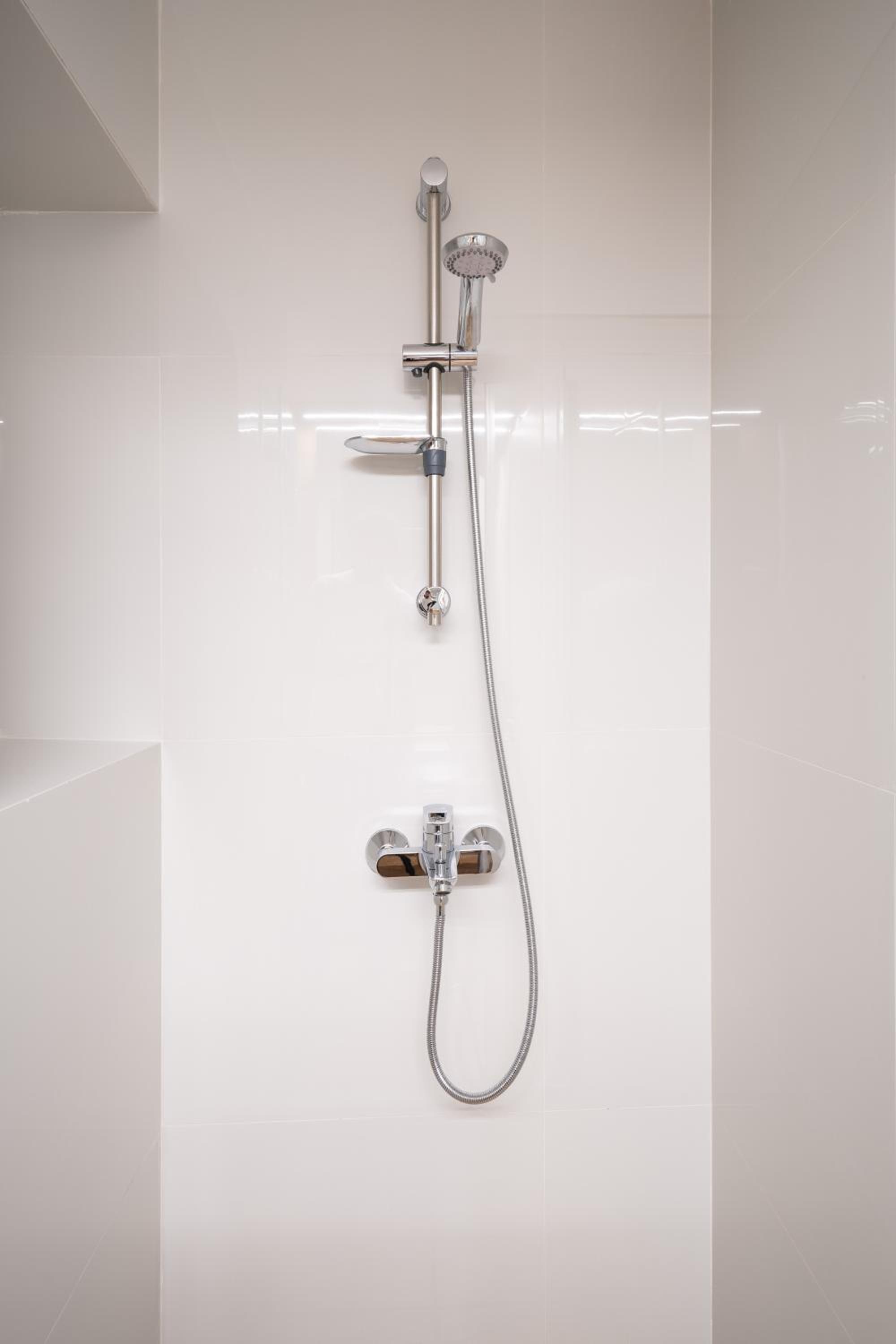 IO SUITES