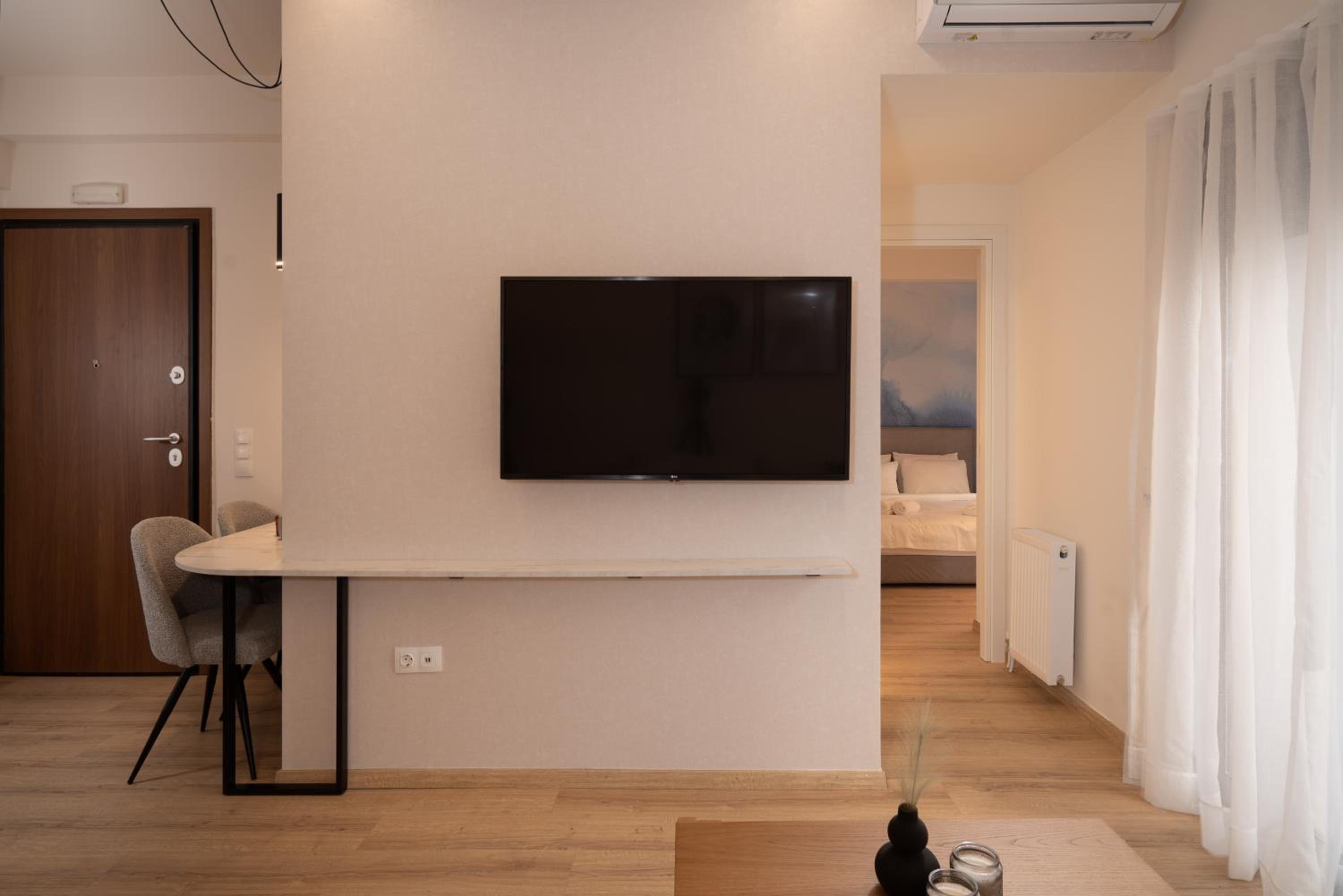 IO SUITES