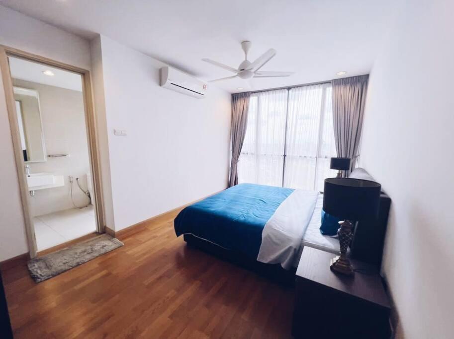 [PROMO]Connected train 2 Bedrooms - Above Mall(25)