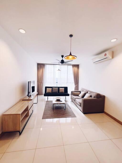 [PROMO]Connected train 2 Bedrooms - Above Mall(25)