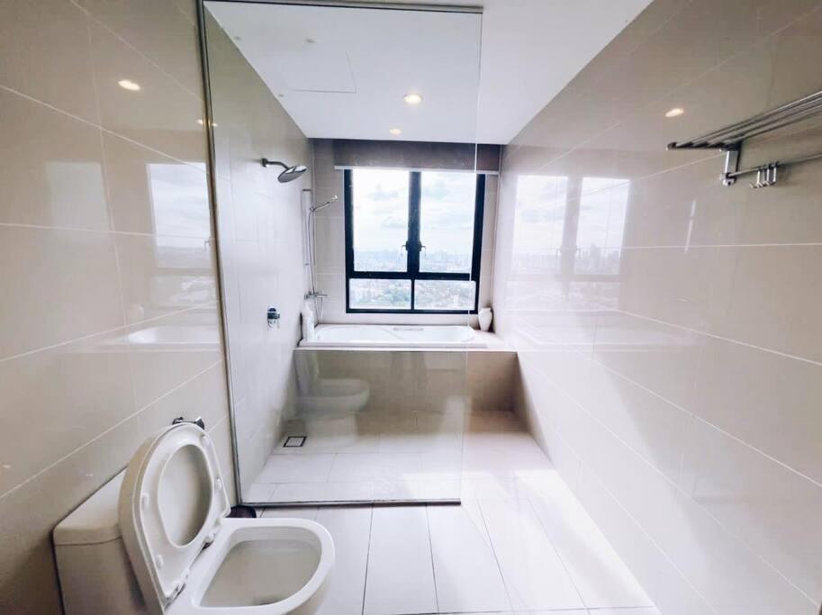 [PROMO]Connected train 2 Bedrooms - Above Mall(25)