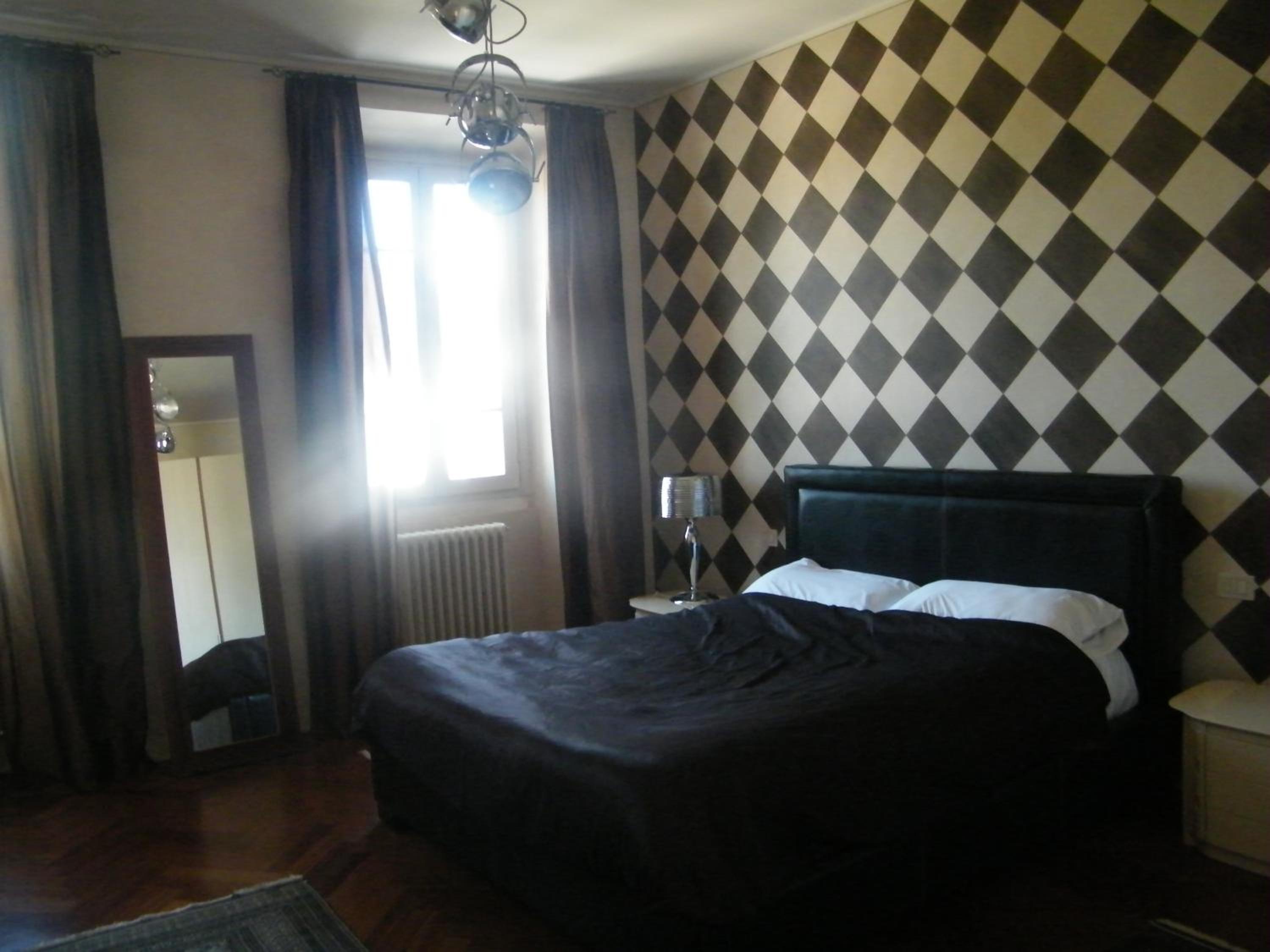 Photo 33