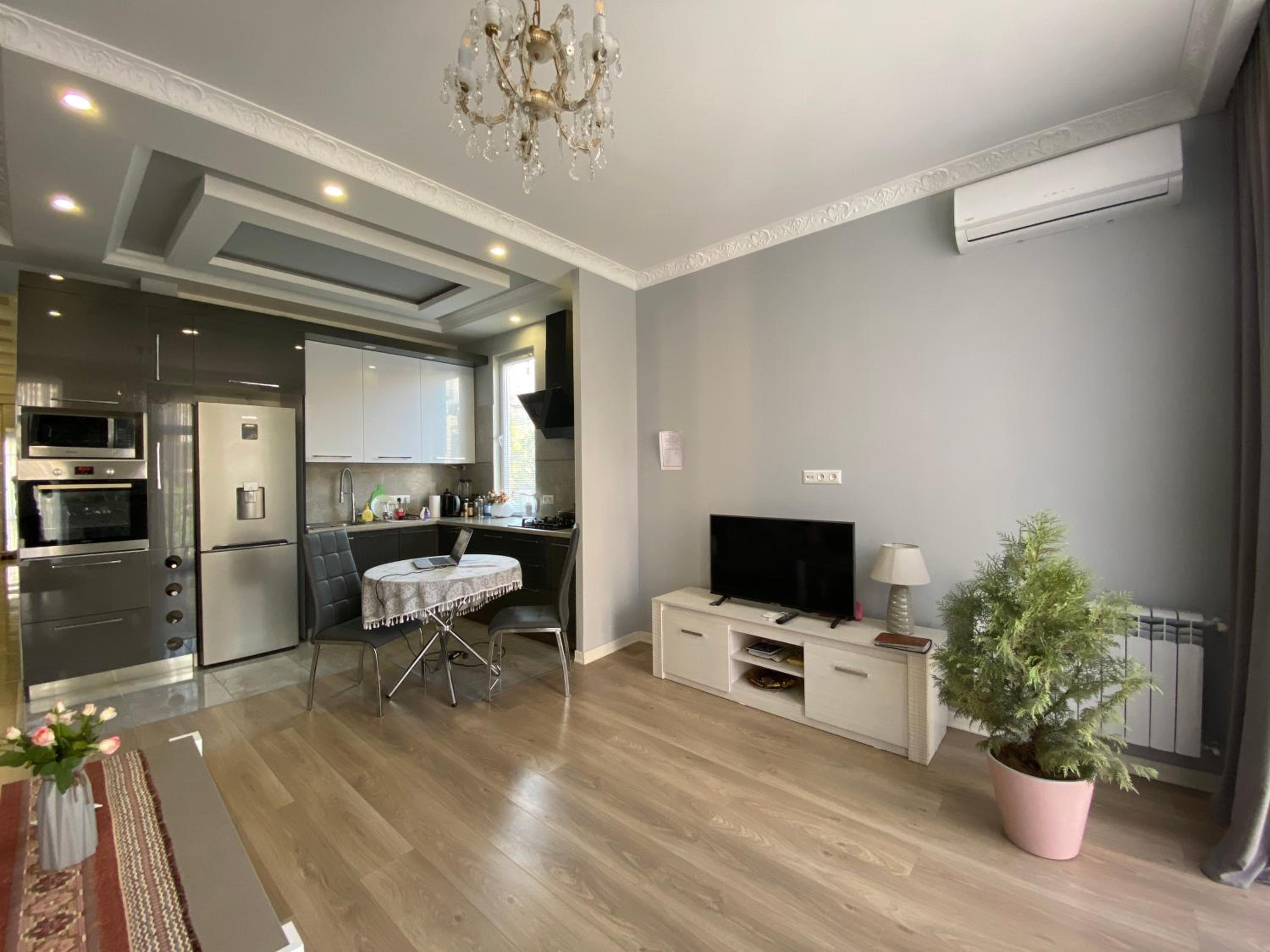 Pushkin street, 2 bedrooms New Euro Renovated, Modern apartment PU524