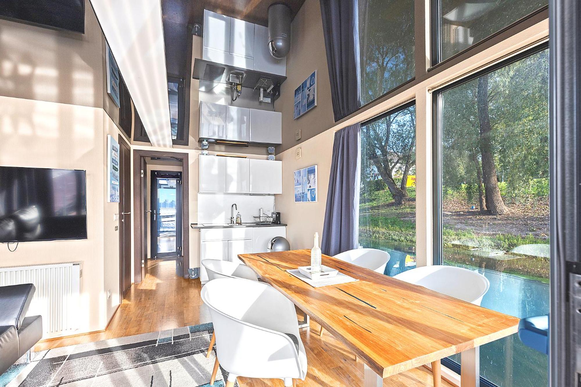 Houseboat villa.nautica view 4