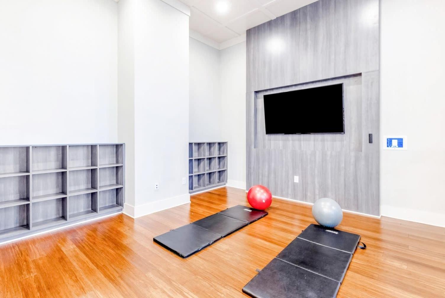 Raleigh Vacations - Modish and Spacious Apartments at The Exchange on Erwin in Durham, North Carolina - Property Image 37
