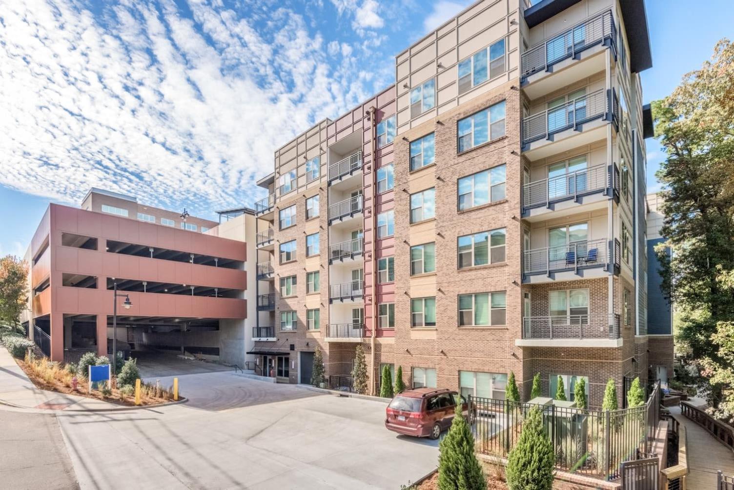 Raleigh Vacations - Modish and Spacious Apartments at The Exchange on Erwin in Durham, North Carolina - Property Image 21