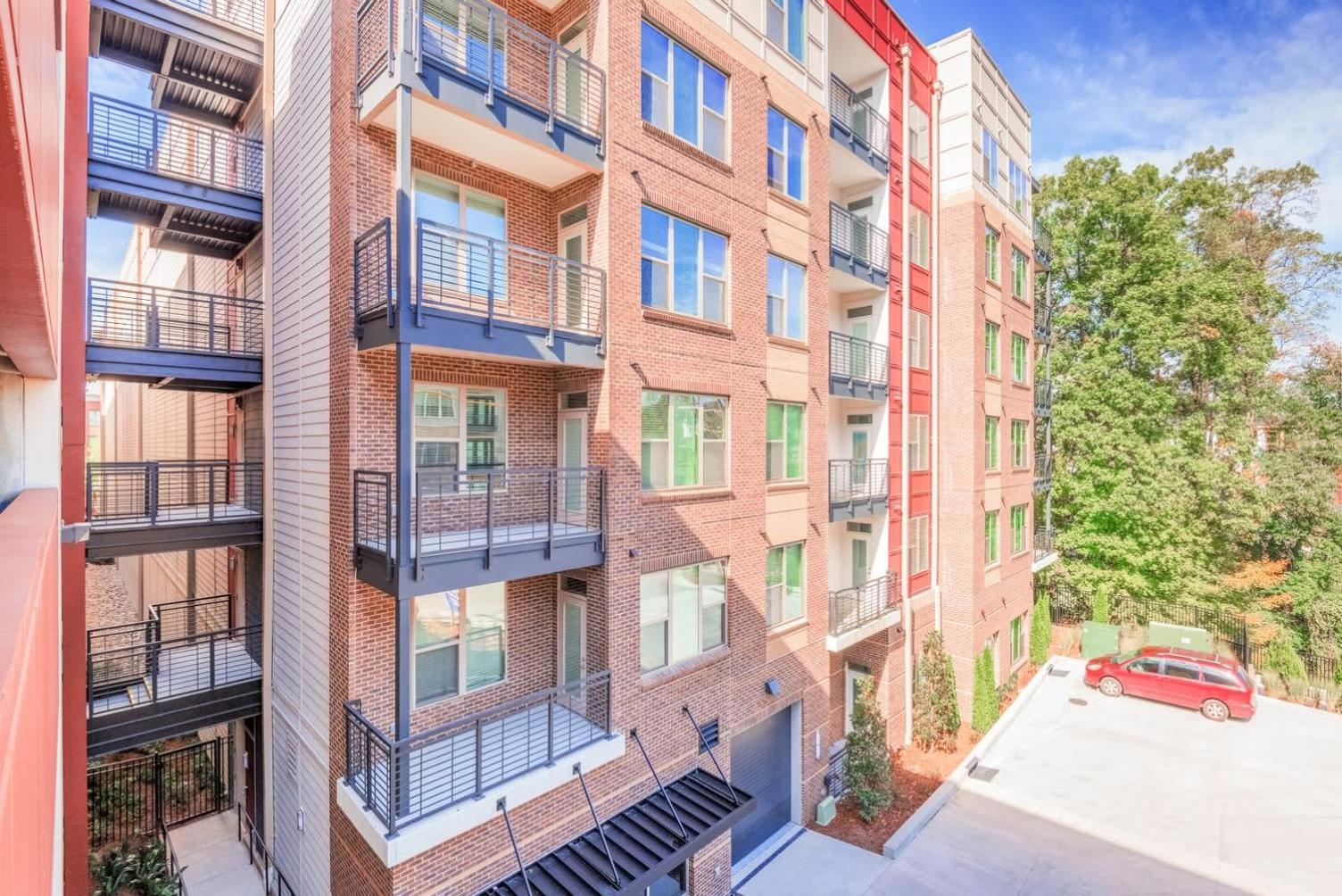 Raleigh Vacations - Modish and Spacious Apartments at The Exchange on Erwin in Durham, North Carolina - Property Image 29