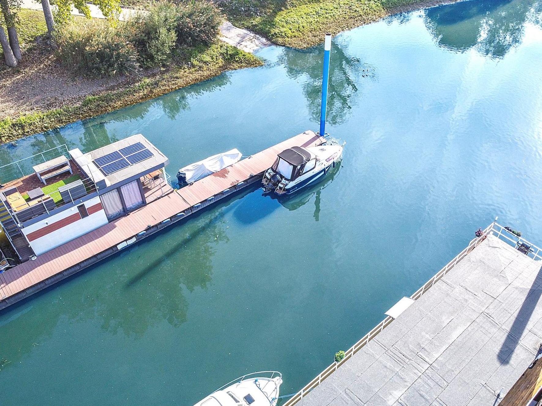 Houseboat villa.nautica view 3