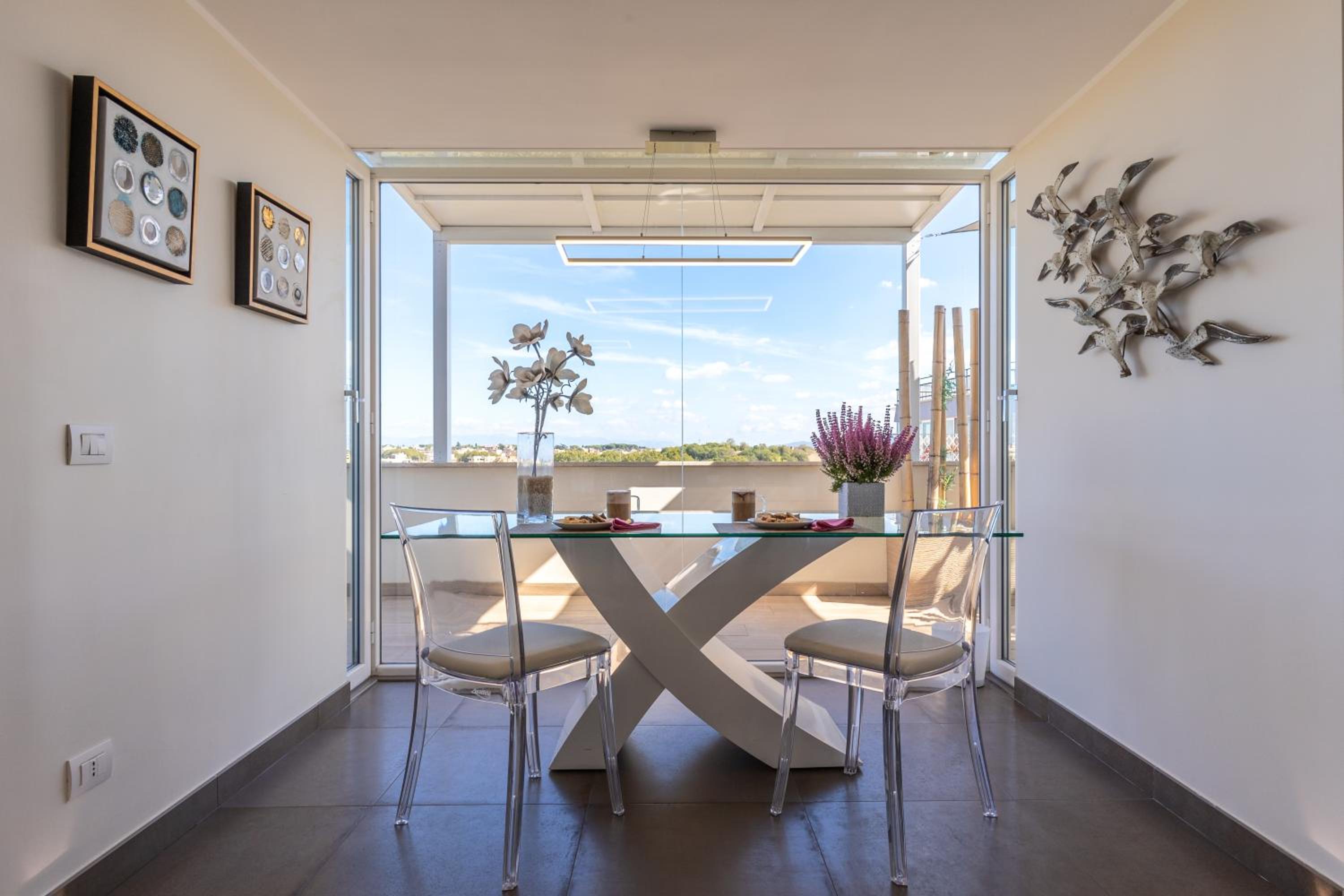 Penthouse with a panoramic rooftop in Trastevere with seasonally Jacuzzi en Rome