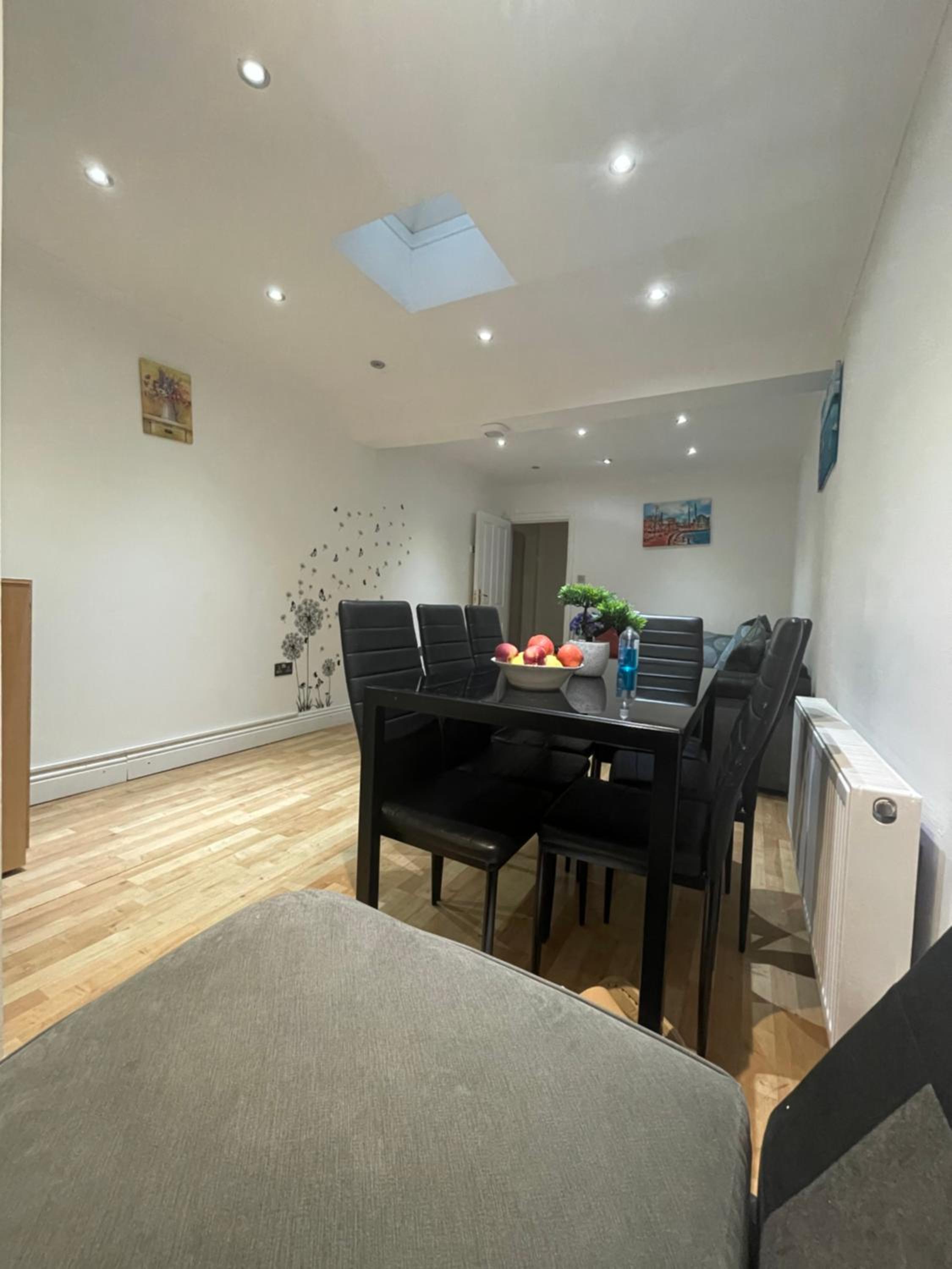 Hayes Vacations - North Avenue Guest House Ltd, Heathrow Airport-Free Parking - Property Image 4