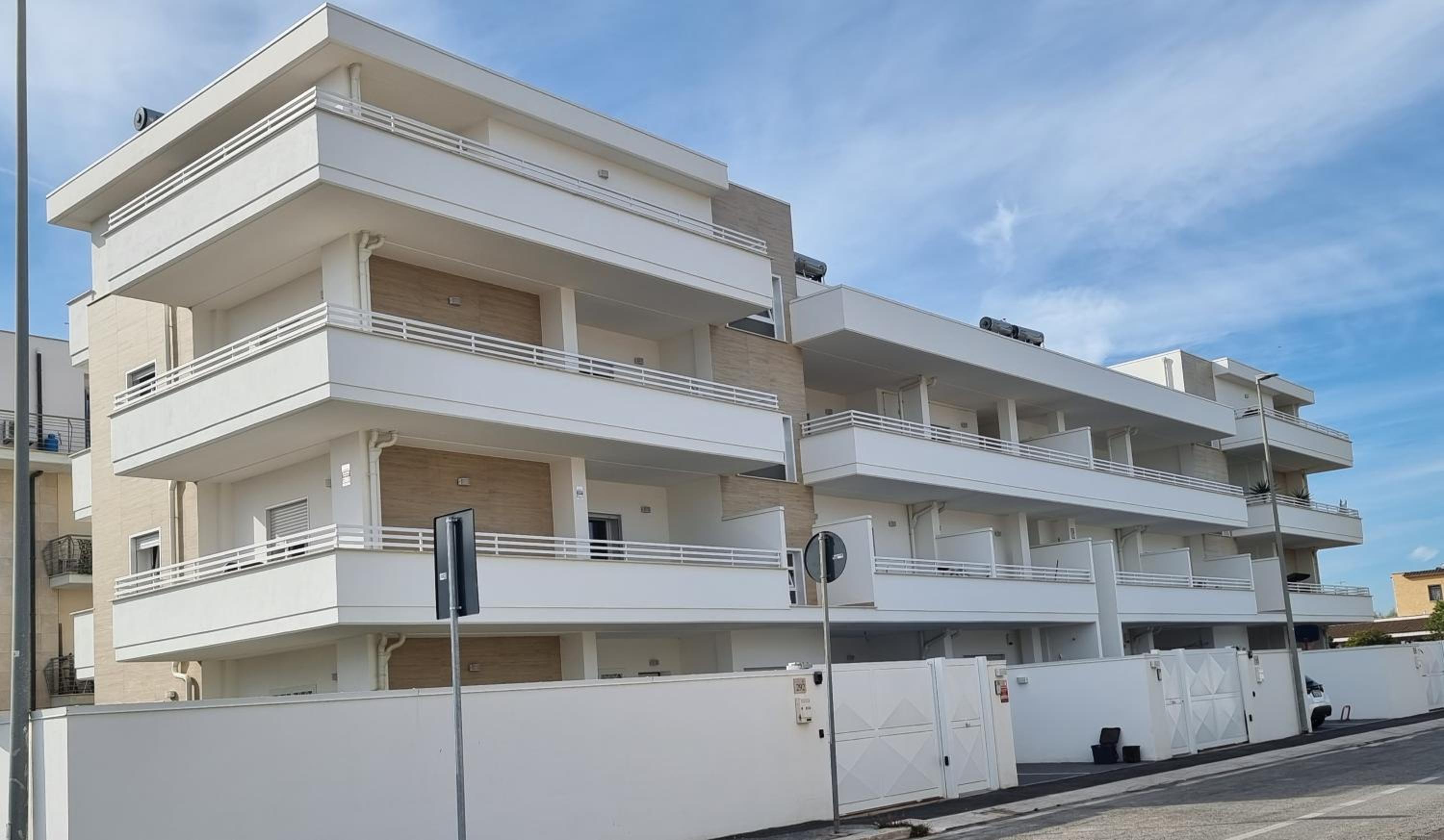 Hotel Fiumicino Beach - Sleep & Fly - Image 1