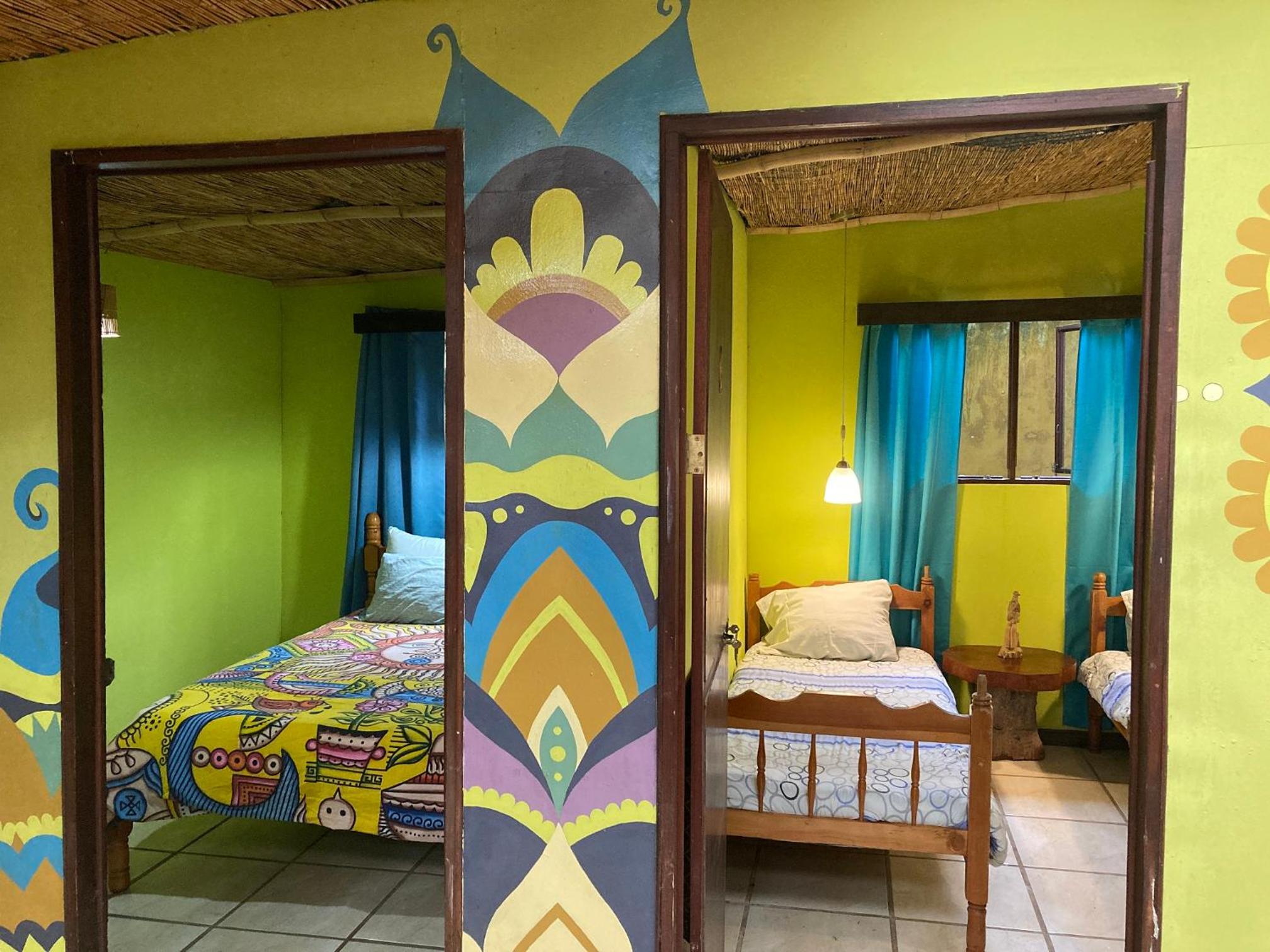 Montaña Linda Hostel Orosi view 2