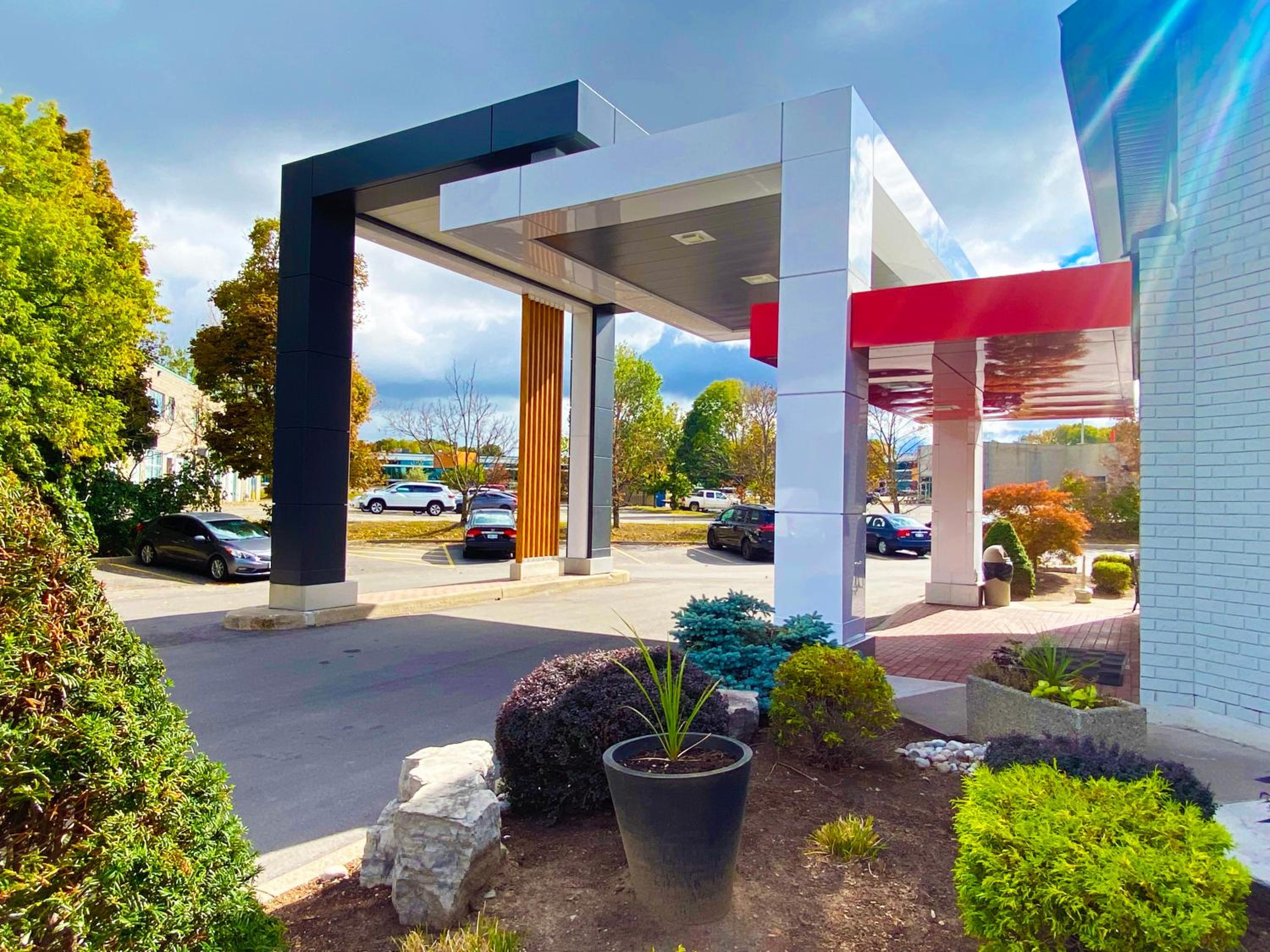 Cambridge Vacations - Comfort Inn - Property Image 2