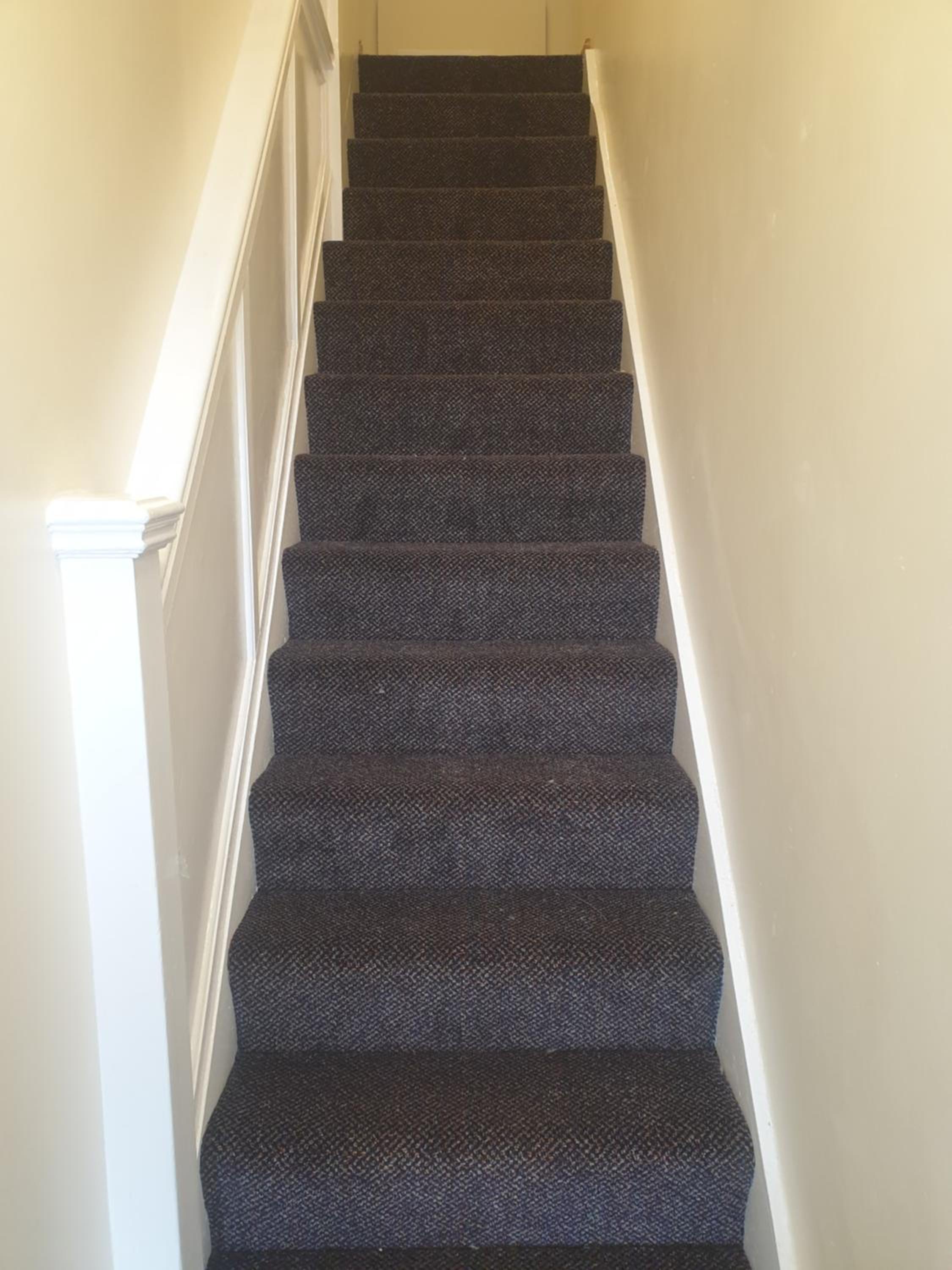 London Luxury 3 Bedroom Flat 1min walk from Underground, with FREE PARKING Sleeps x10