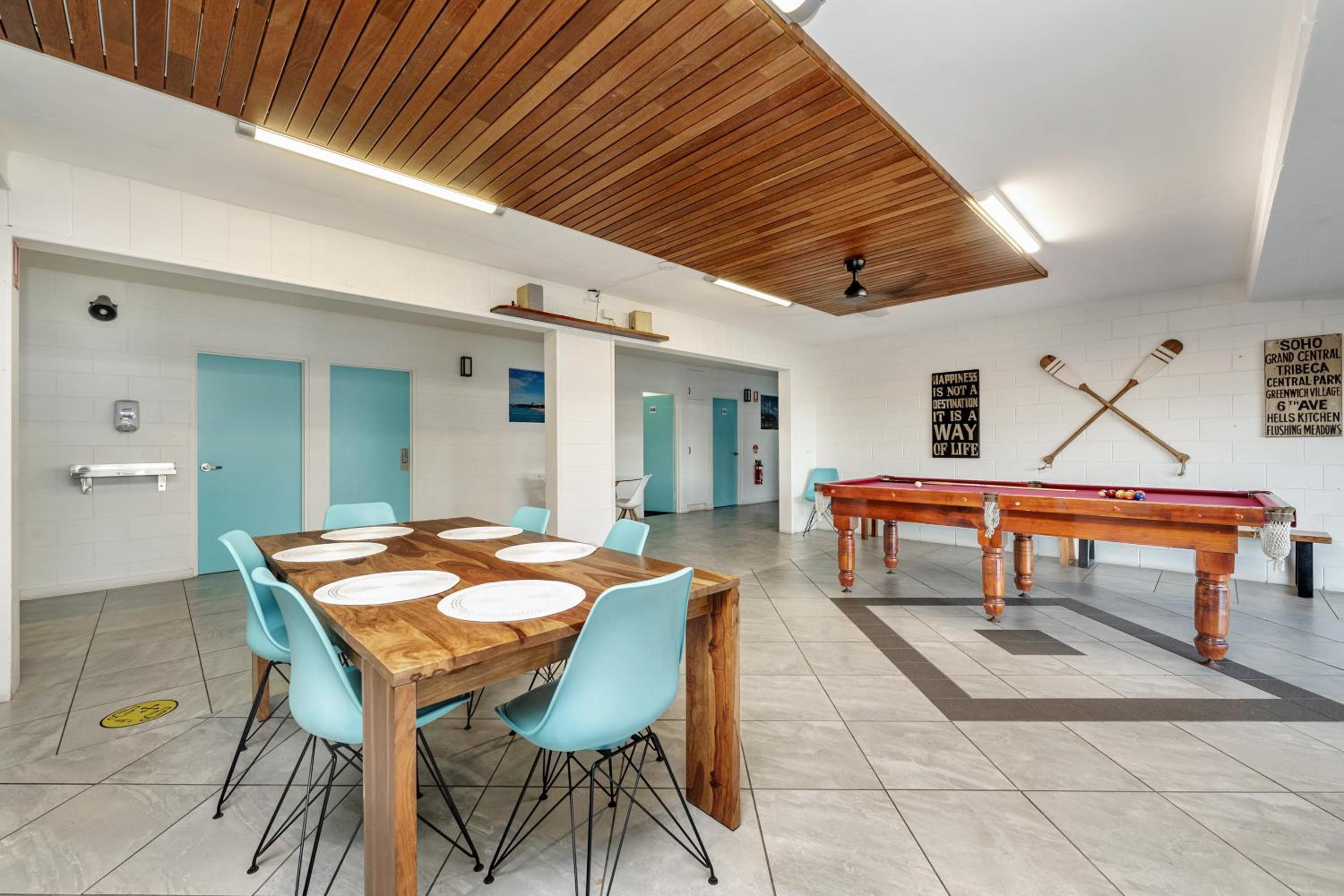 Seaside Lodge Hostel Townsville- right next to coles, 2 mins walk to strand & CBD- Passport required