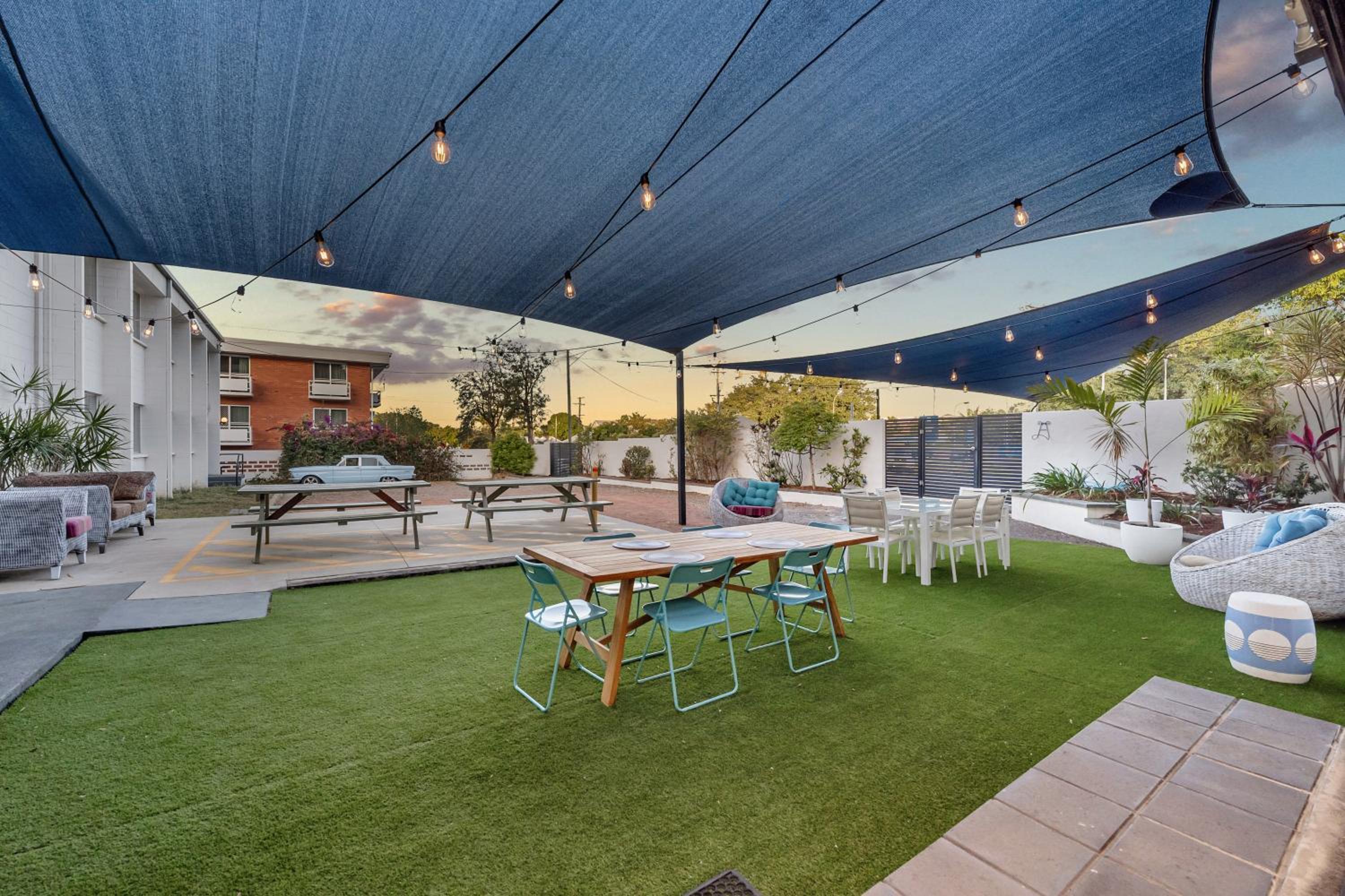 Seaside Lodge Hostel Townsville- right next to coles, 2 mins walk to strand & CBD- Passport required