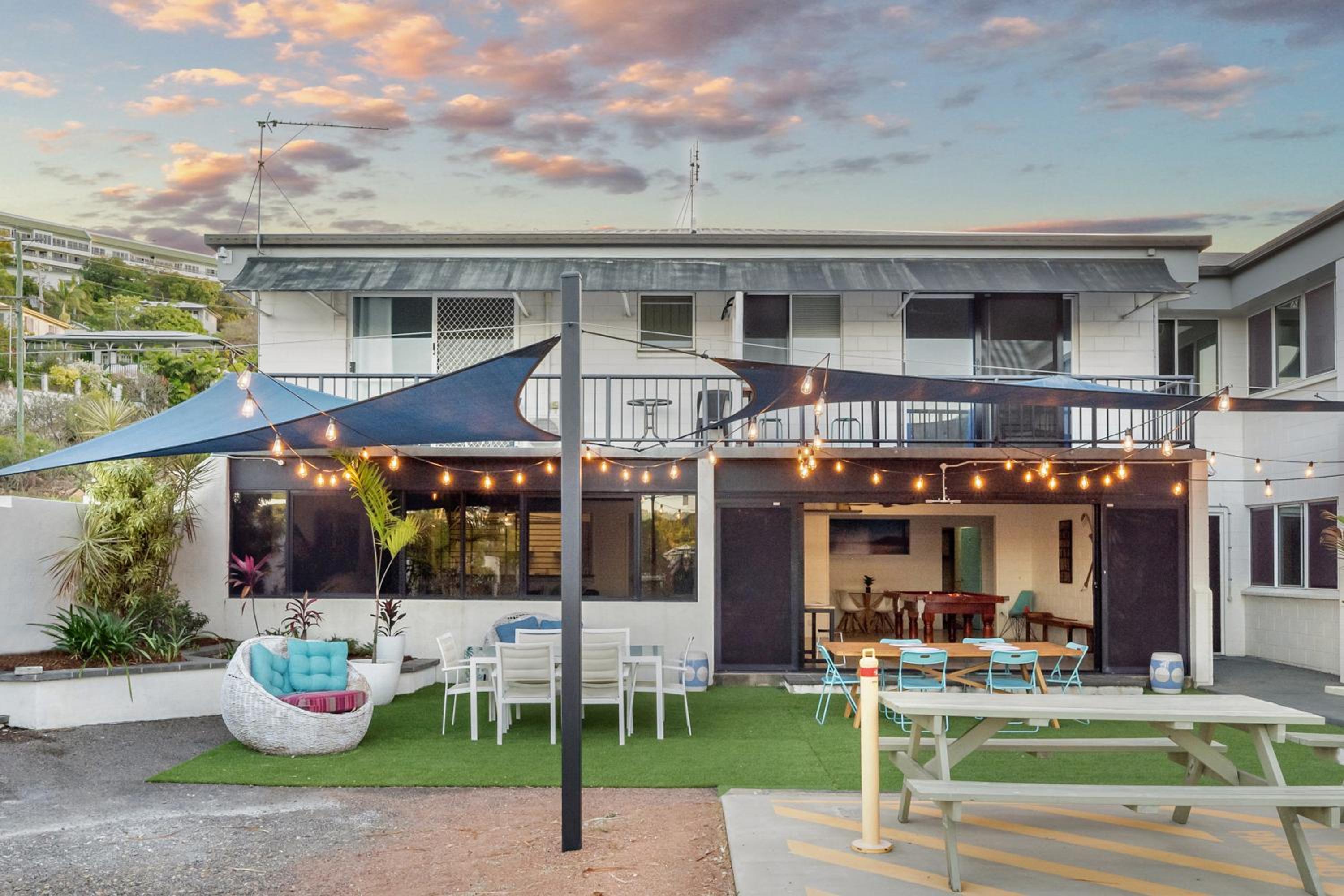 Seaside Lodge Hostel Townsville- right next to coles, 2 mins walk to strand & CBD- Passport required