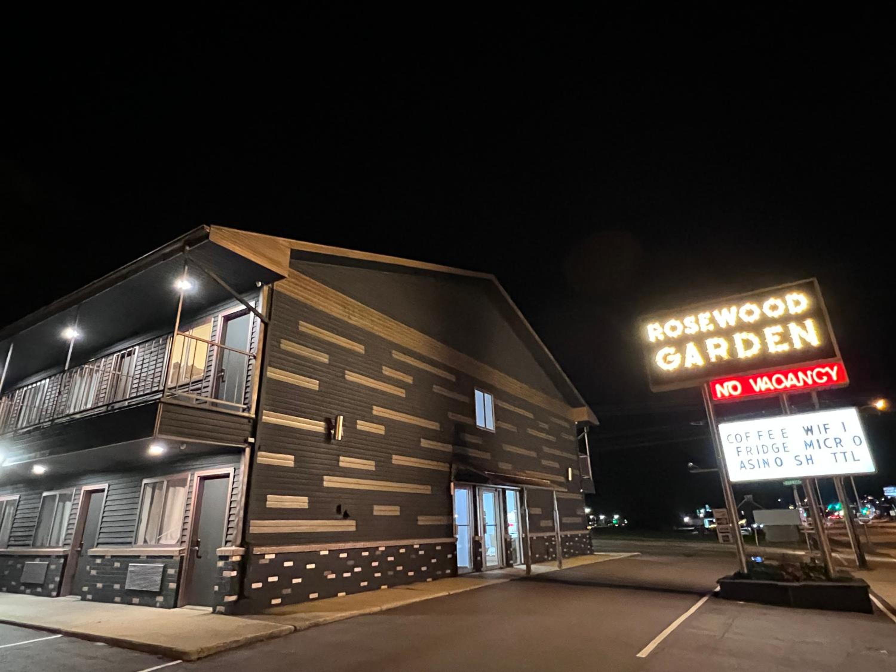 Hotel Rosewood Garden - Image 1