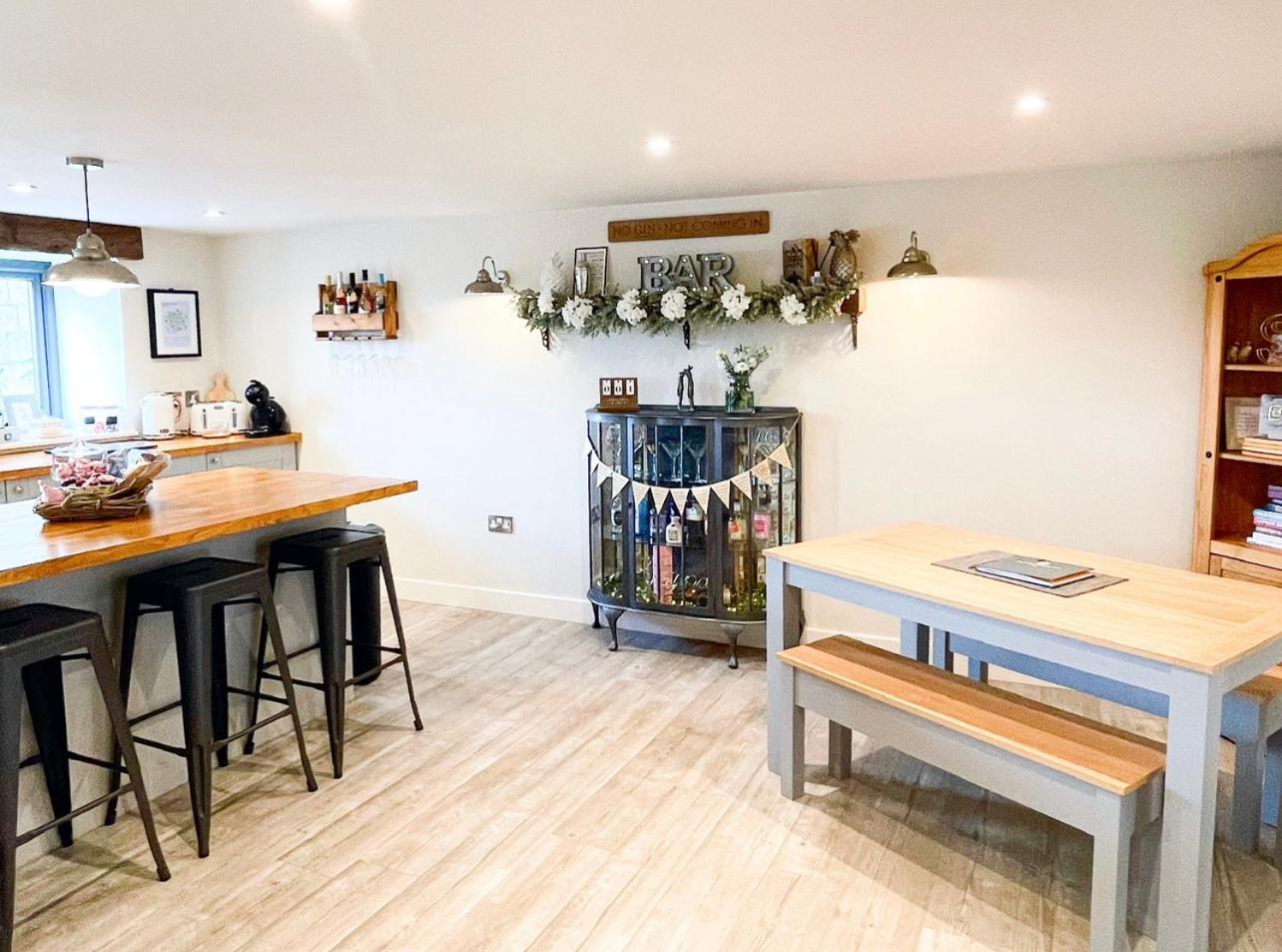 SaltPot Cottage, Cowling- A Unique Yorkshire Home Stay