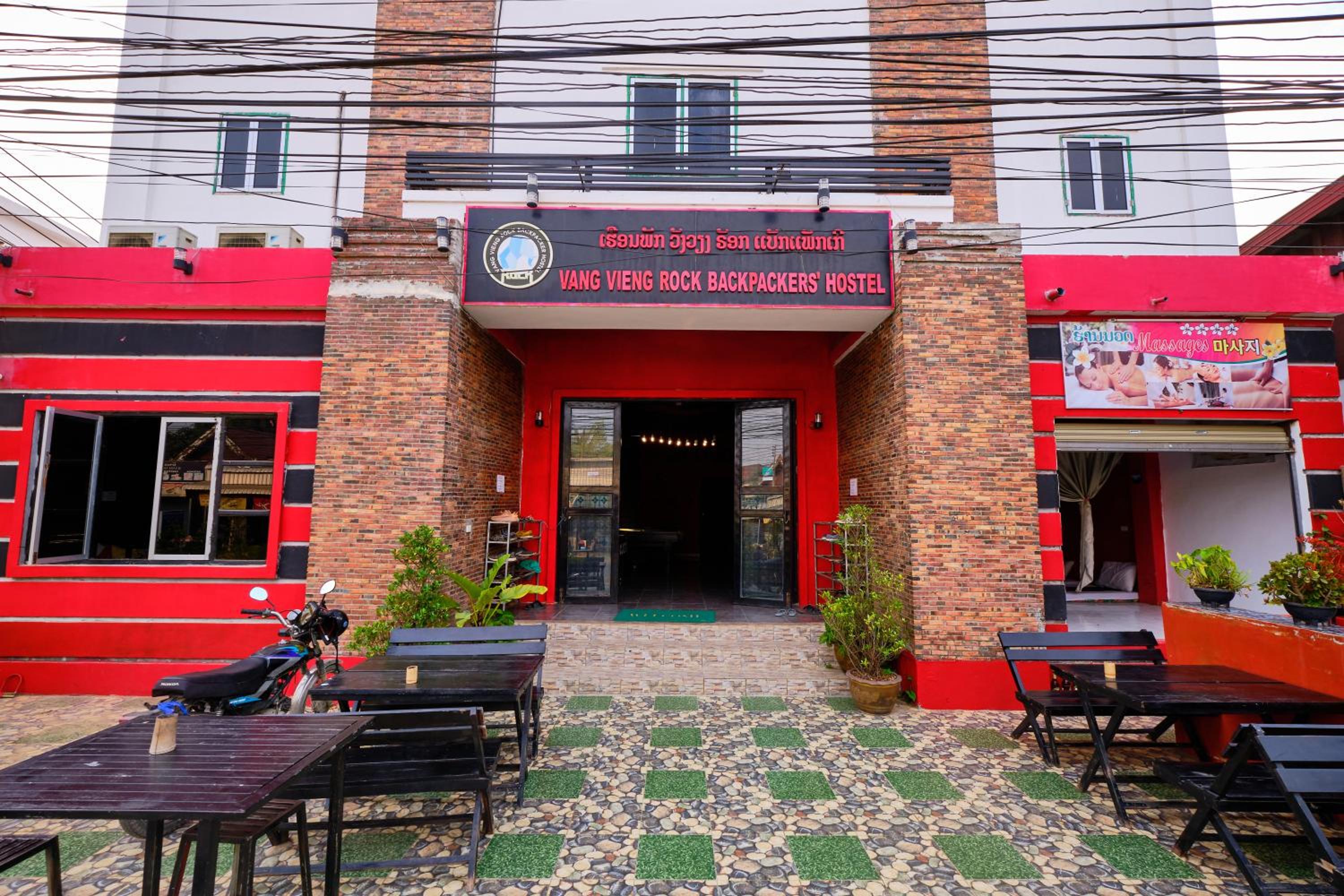 Vangvieng Rock Backpacker Rooftop Hostel