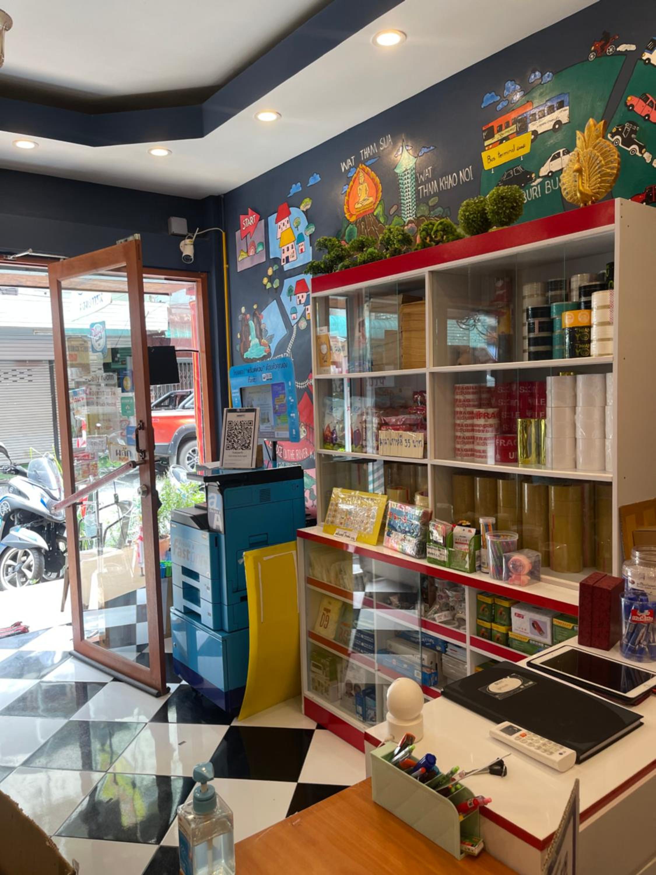 D​ Luck​ Hostel