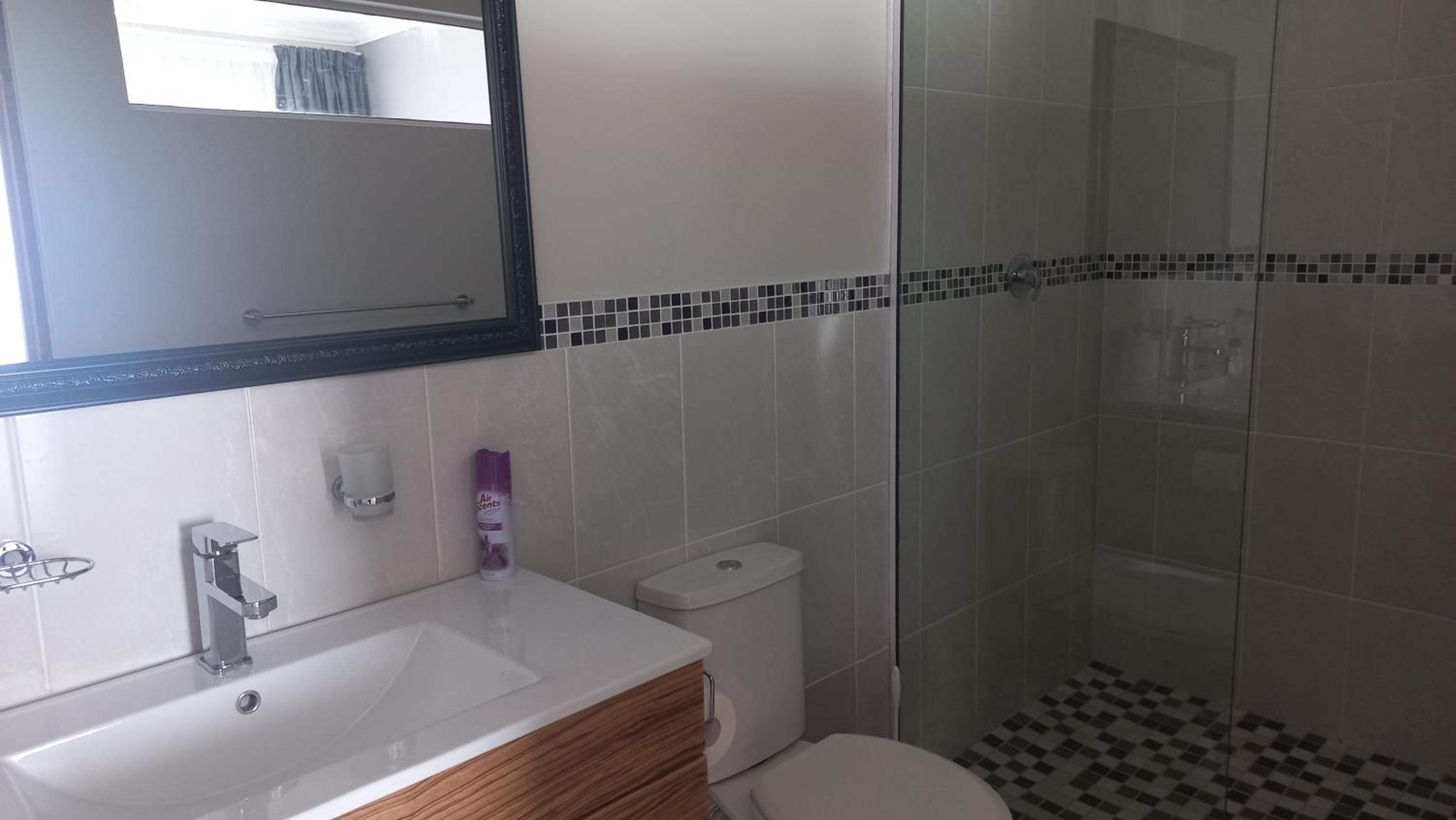 Phoenix Lodge and Waterside Accommodation