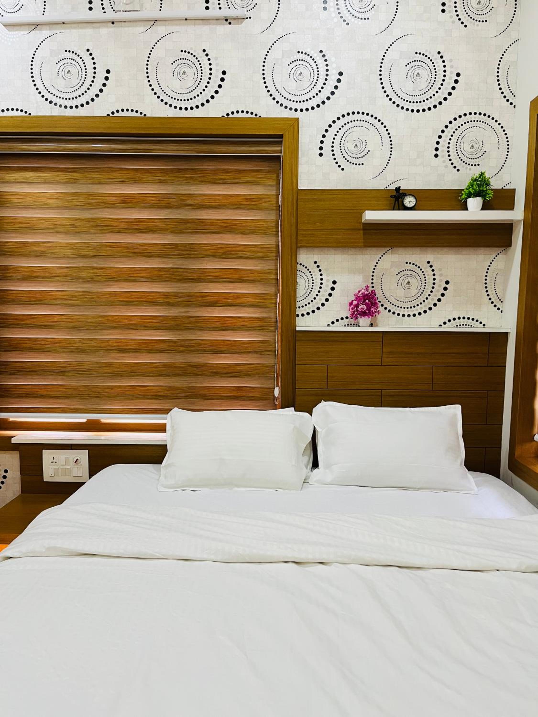 Milaano Orchids, Service Villa, Kammana Mananthavady view 4