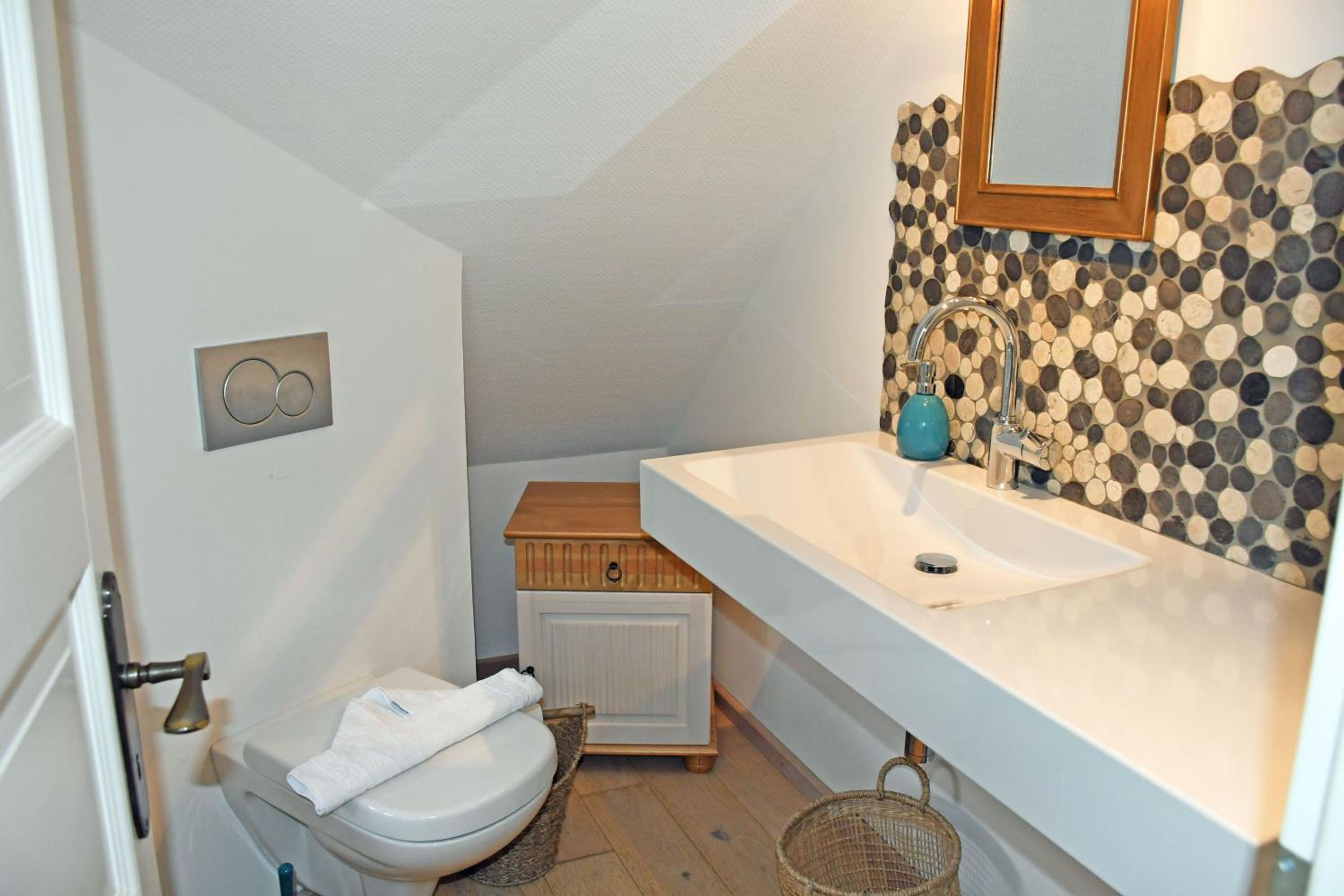 NEU angeboten Mönchguter Ferienhaus u Reetdach mit Kamin