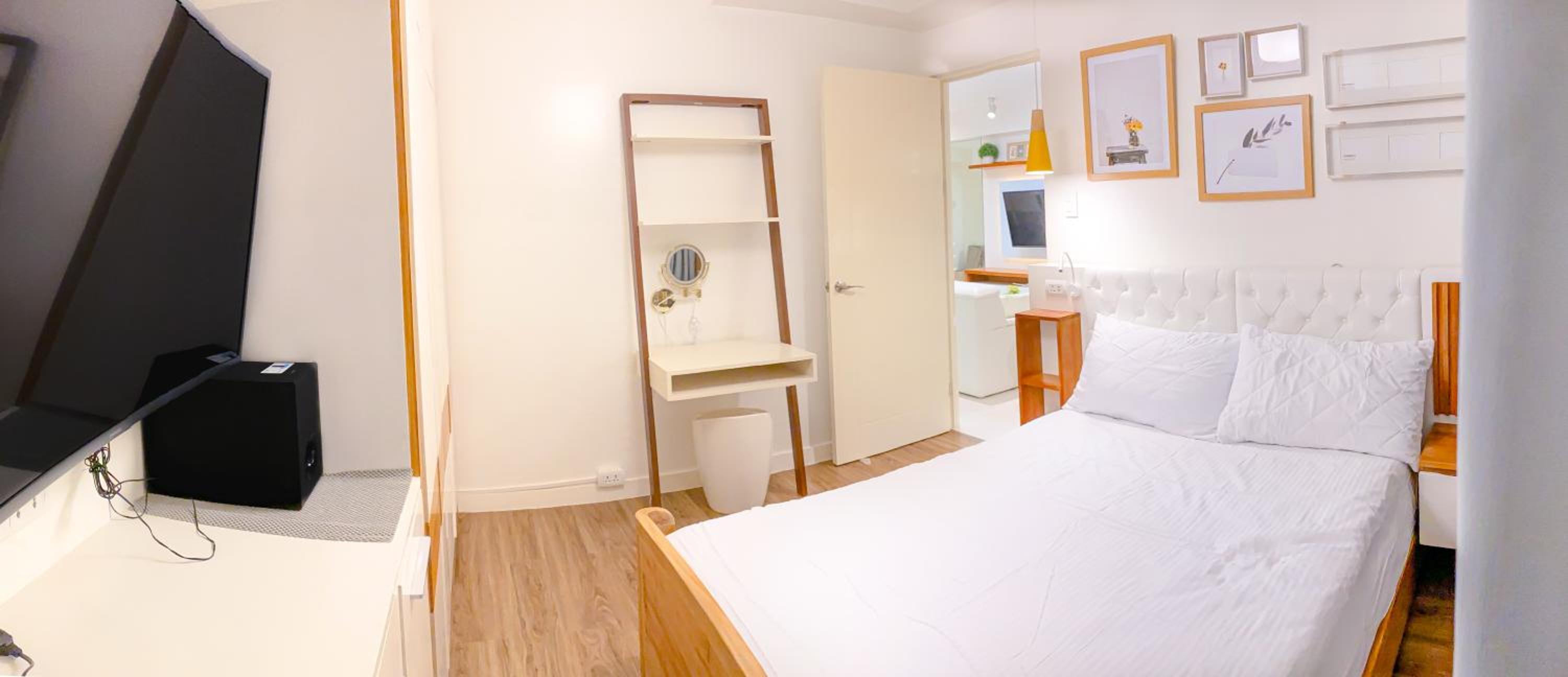 Large 1-Bedroom Condo 60sqm Makati Rockwell CBD Poblacion view 4