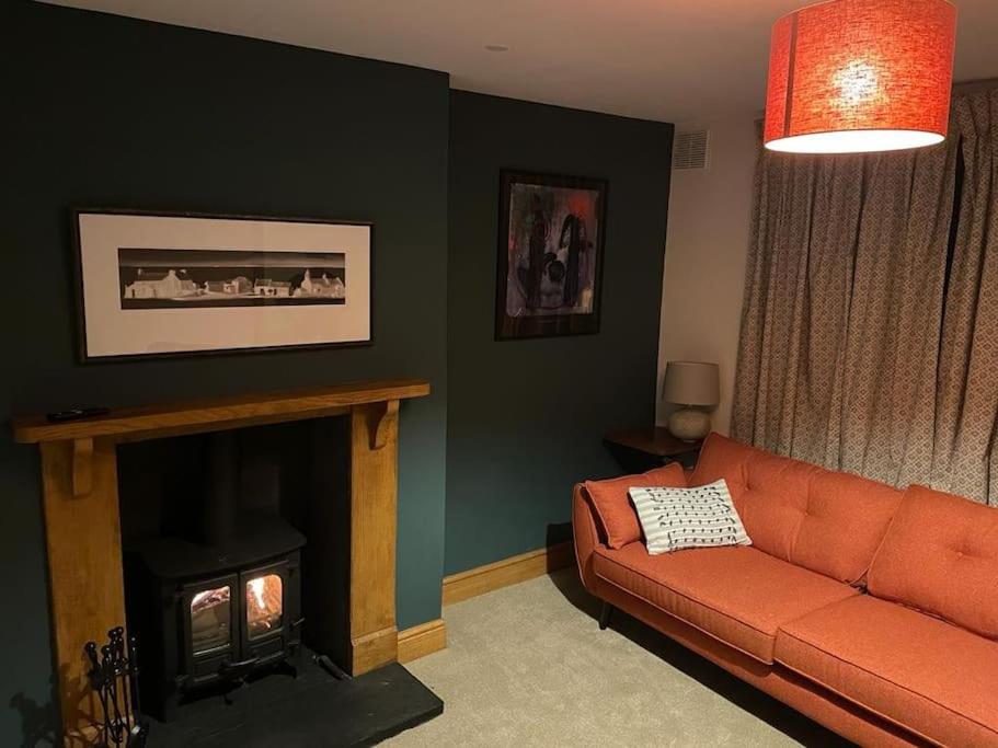 Cwmbach Cottage, Hay on Wye view 2