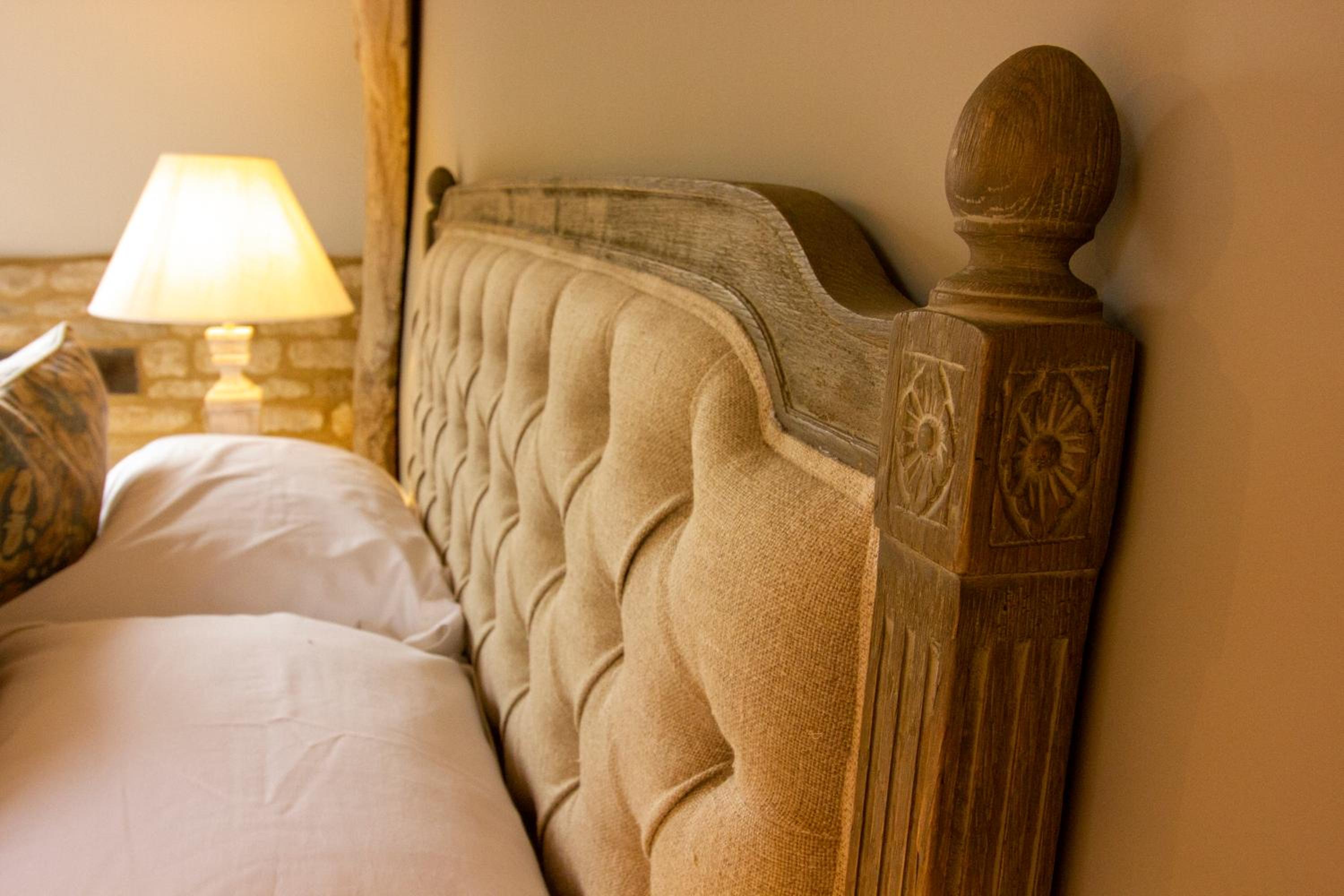 The Potting Shed, 5* Luxury escape Cirencester view 2