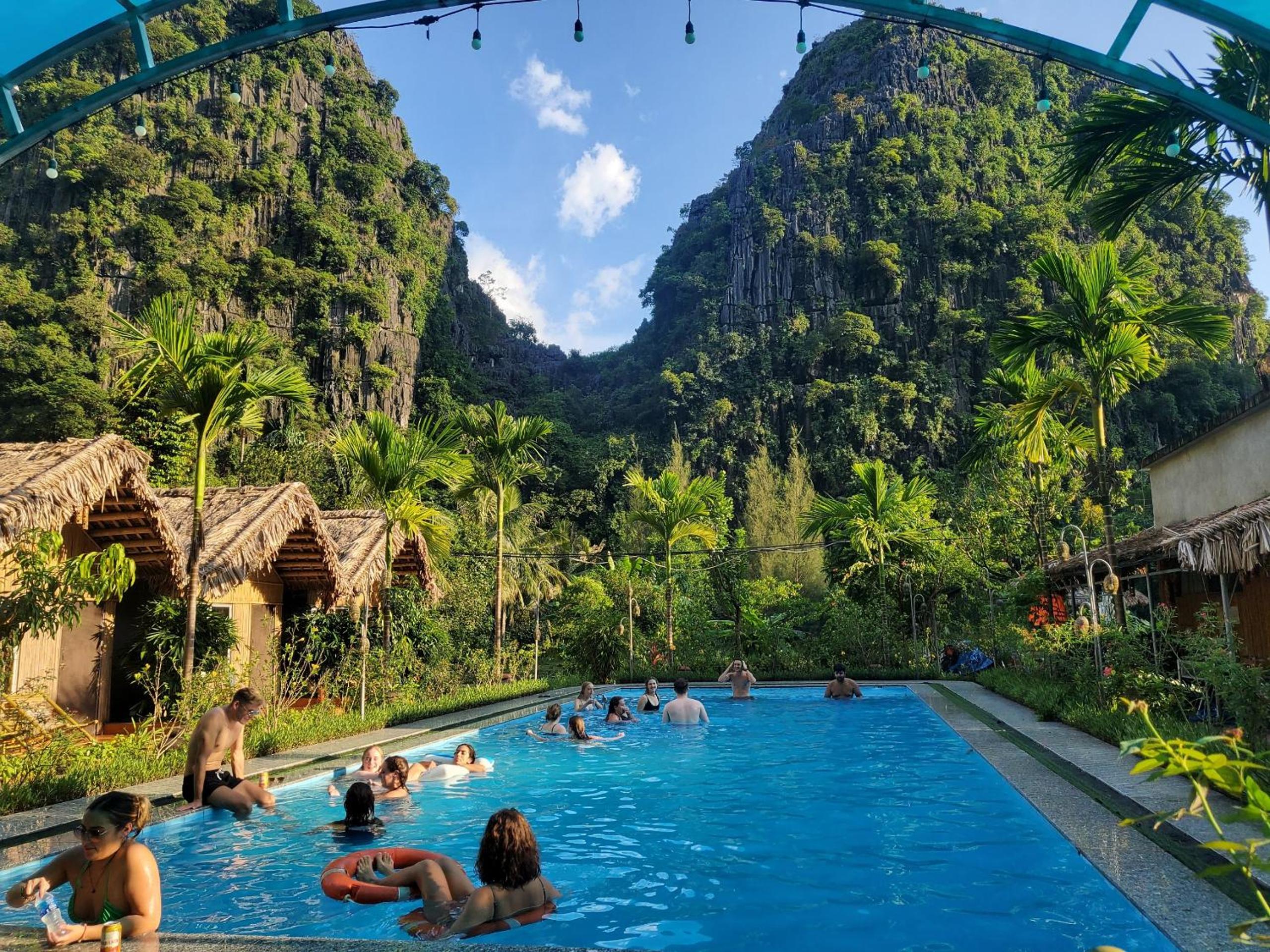 Tam Coc Valley Bungalow