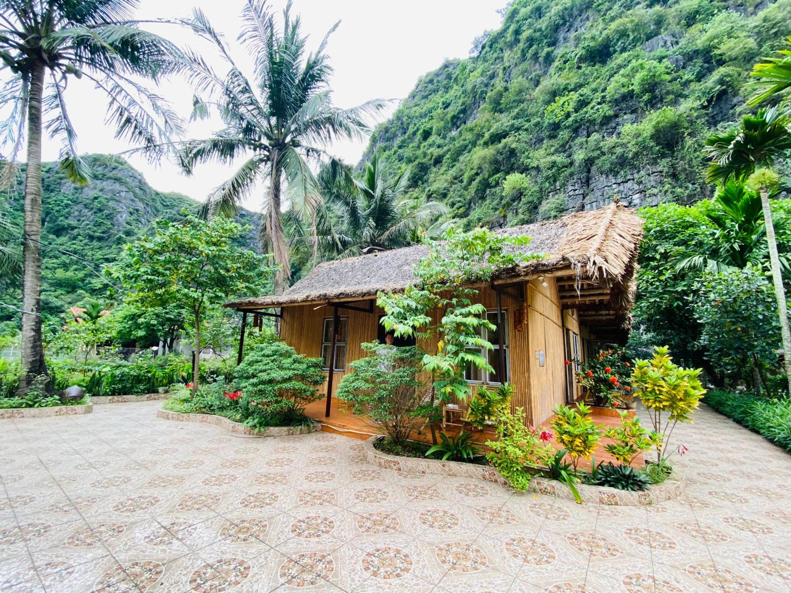 Tam Coc Valley Bungalow
