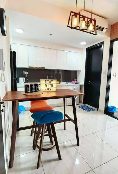 Almas Suites Couple Sunrise Netflix 100mbps BySTAY photo 4