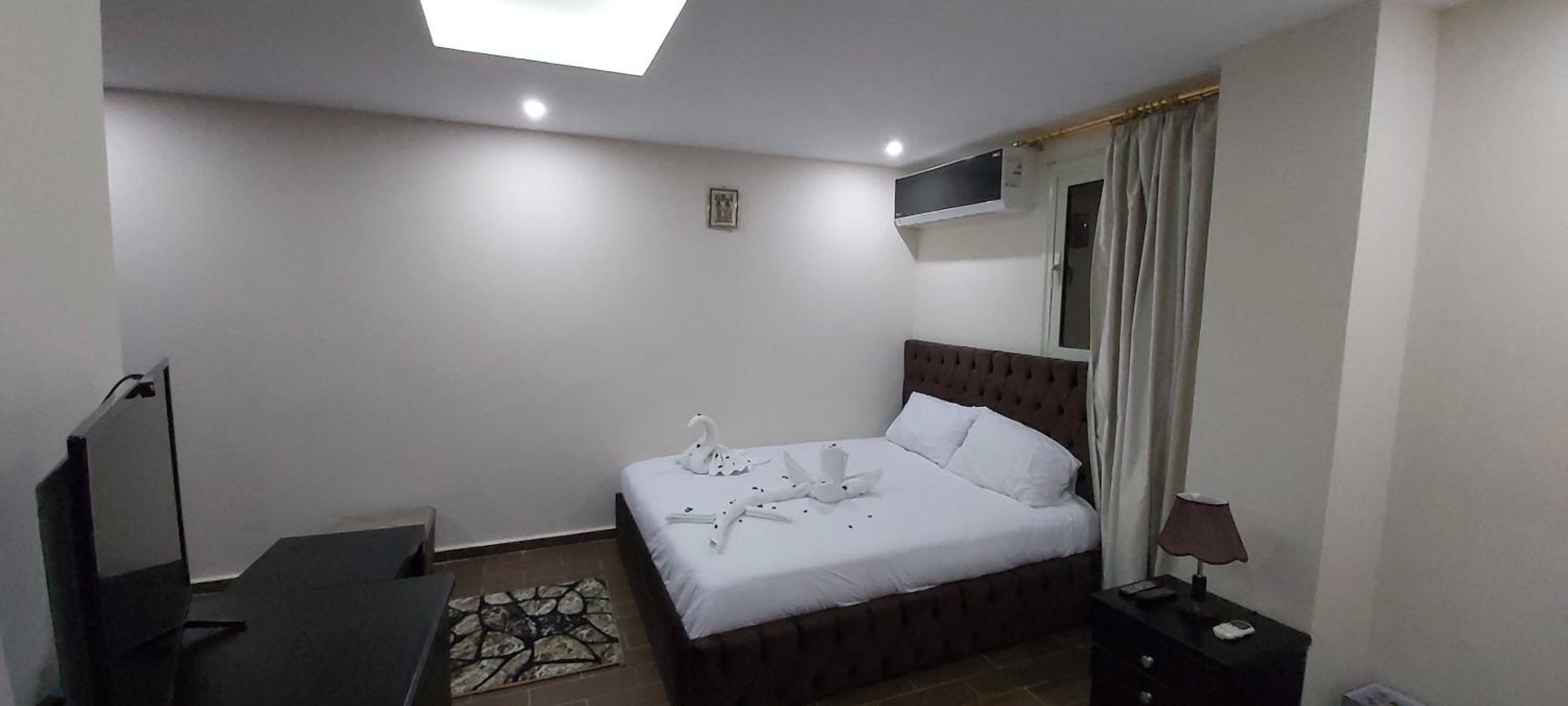 Golden Pyramids view guest house
