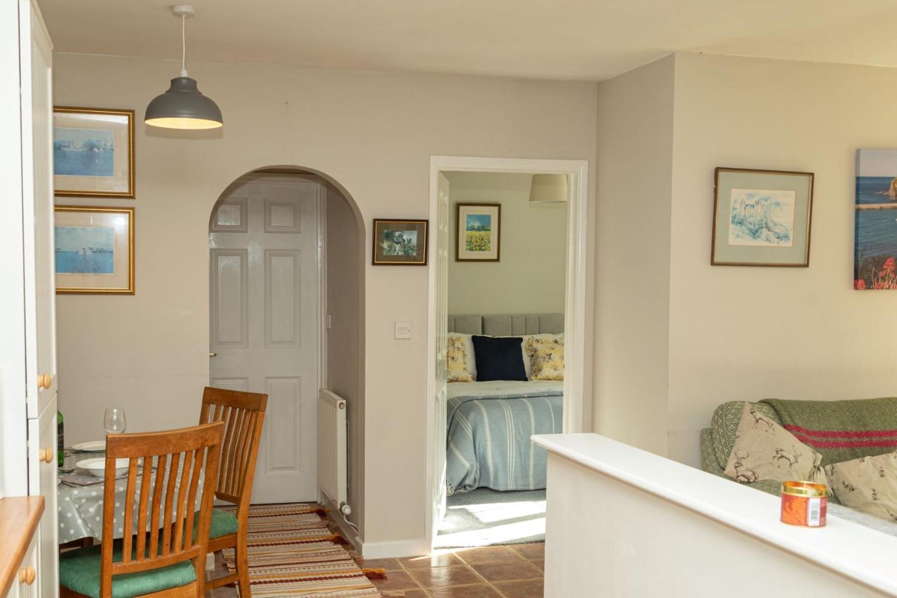 Monks Cleeve Bungalow