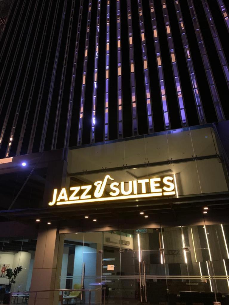 Jazz Service Suites 2 bedroom 35-1 by Yen's Sojourn photo 1