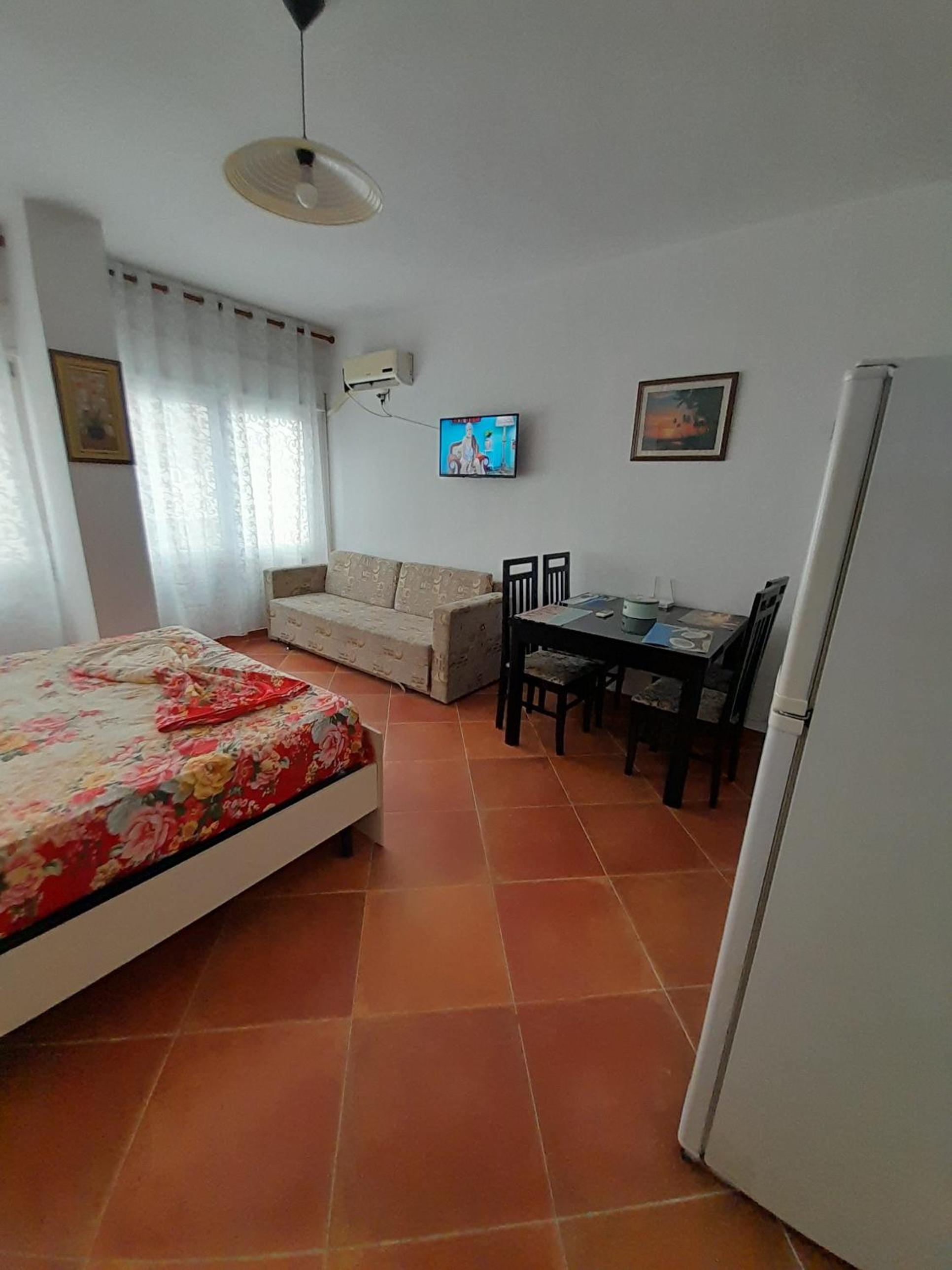 Tomas Apartments Durres 1