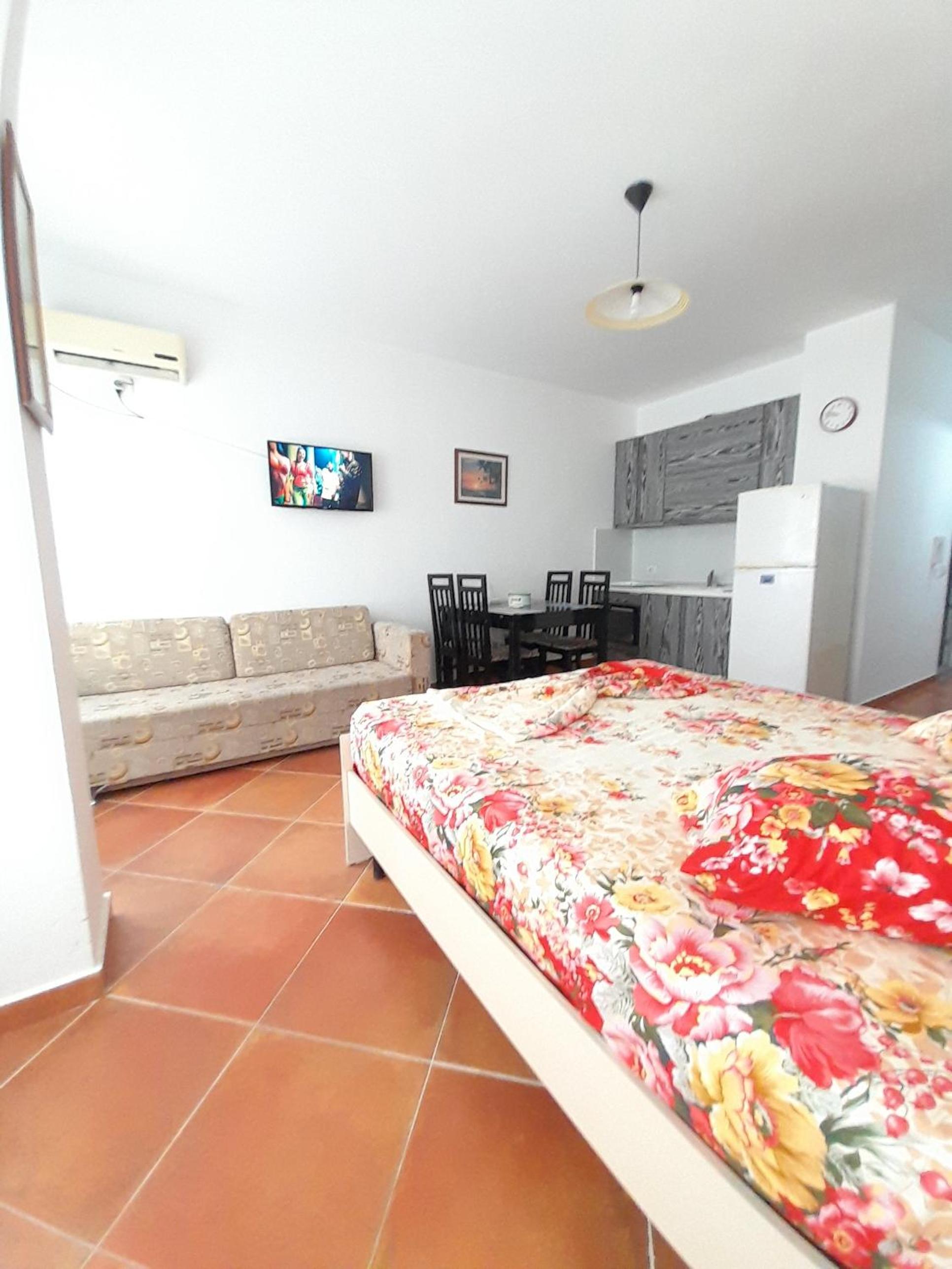 Tomas Apartments Durres 1