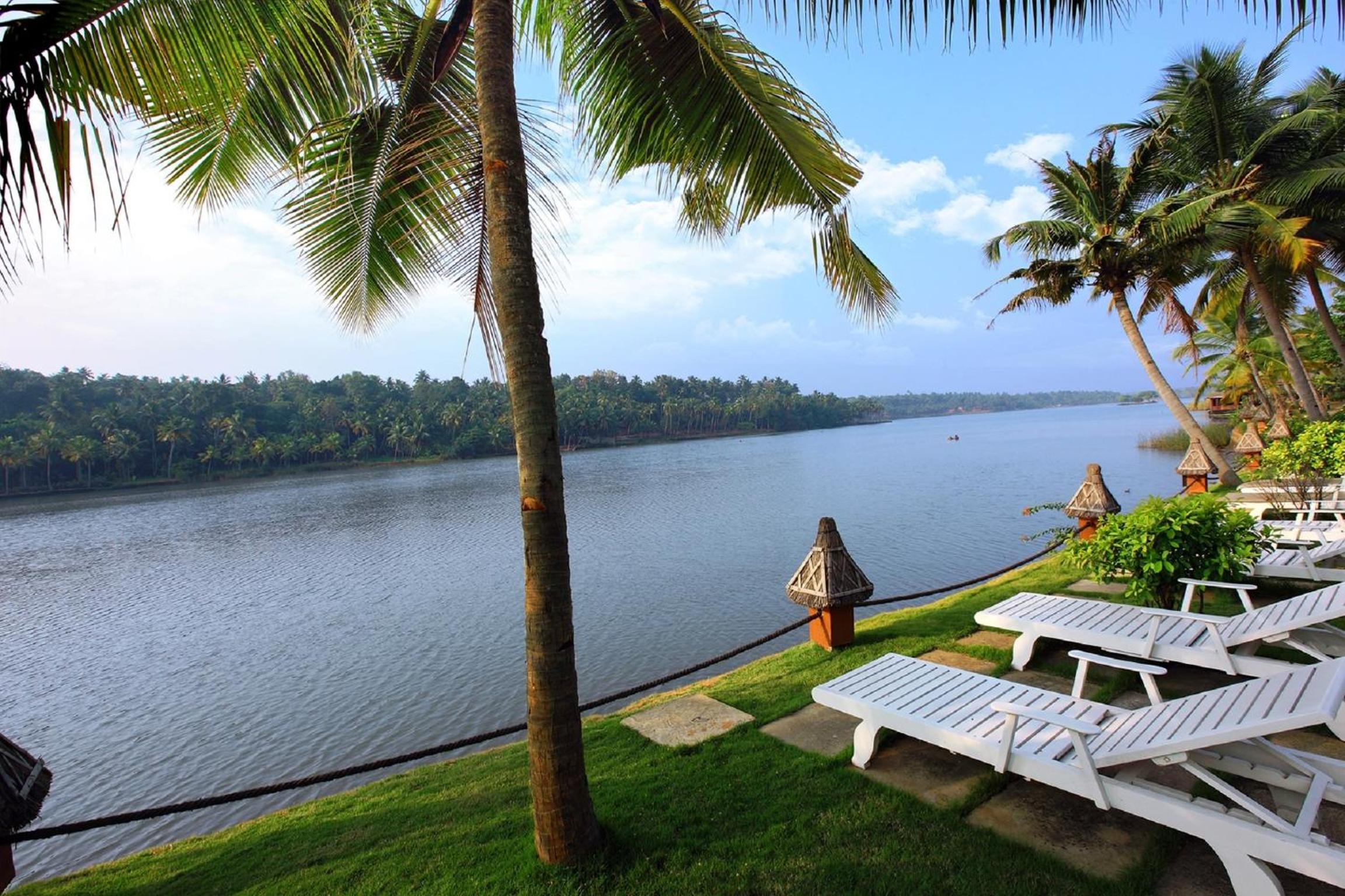 Fragrant Nature Backwater Resort & Ayurveda Spa Kollam view 2