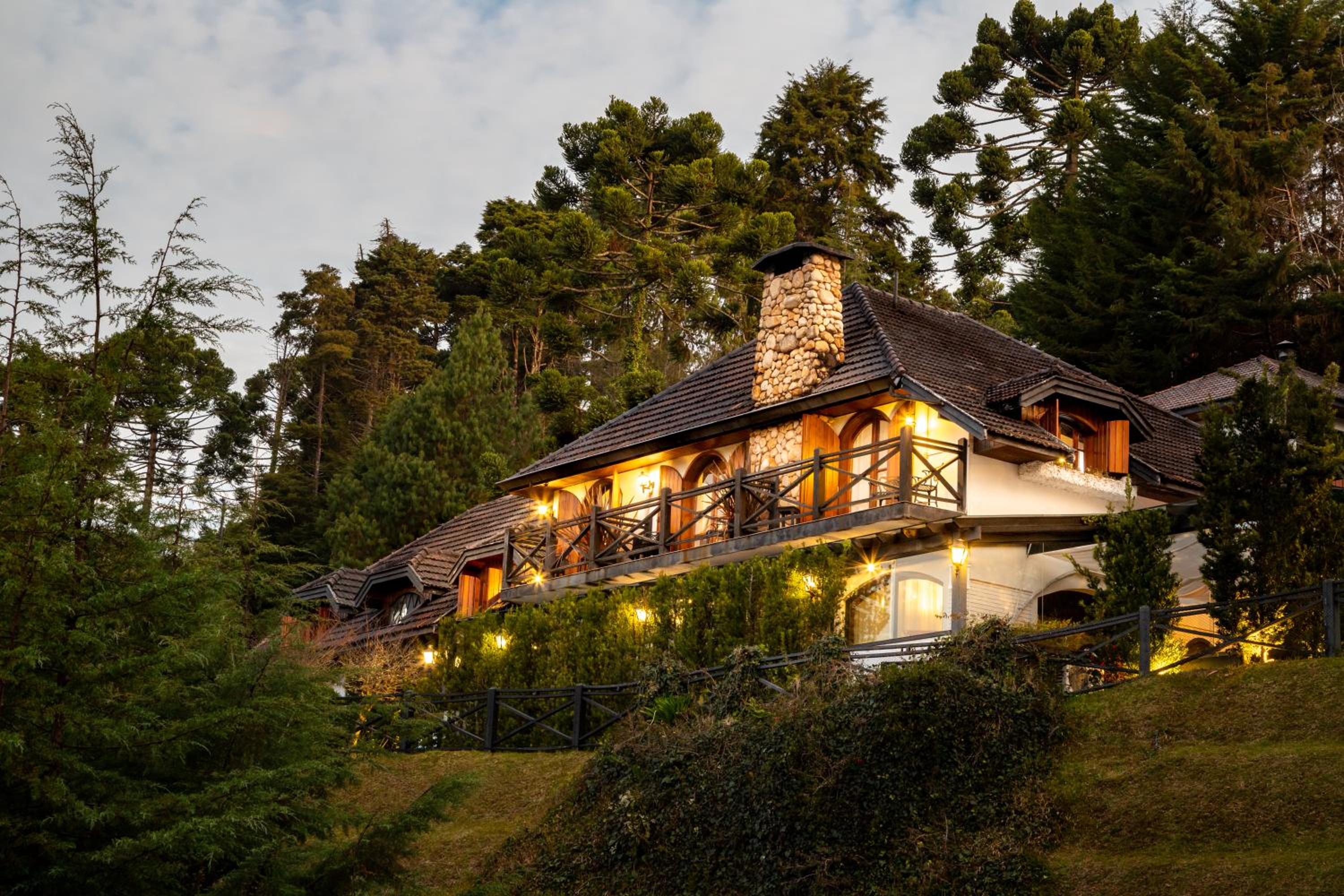 Hotel Alma Hotel - Image 1