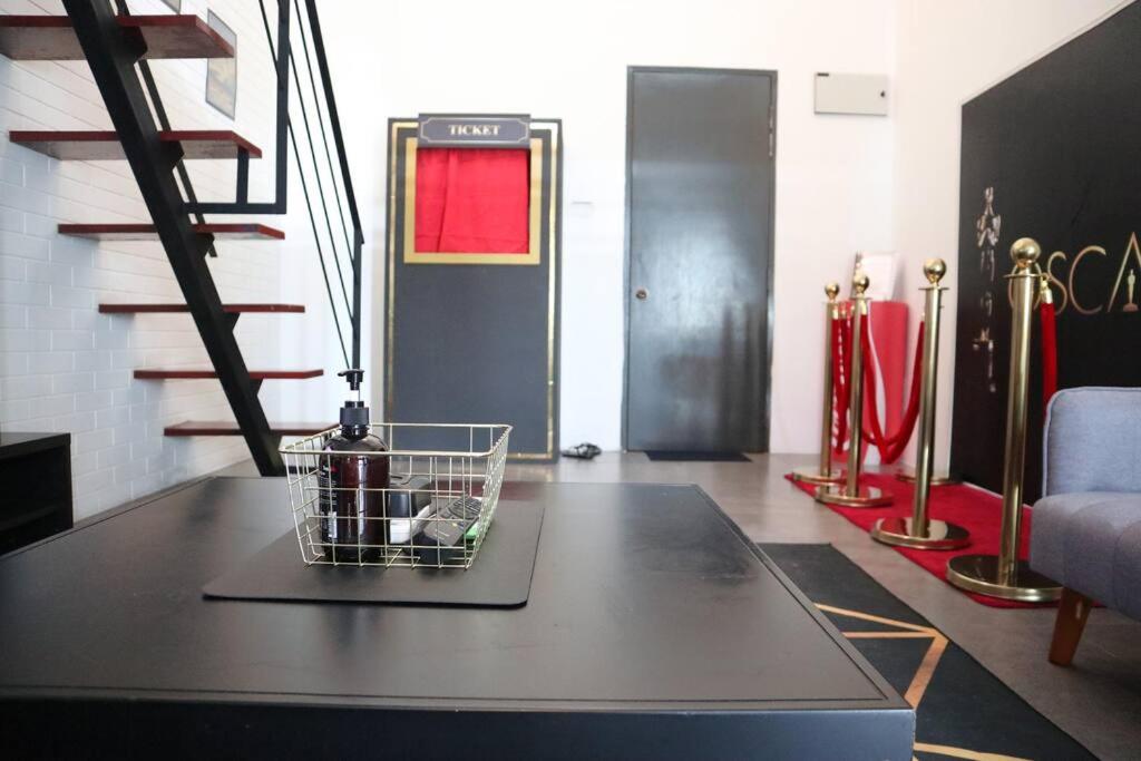 Hollywood Loft 6-7pax,5mins to Kidzania, IKEA, 1U photo 8