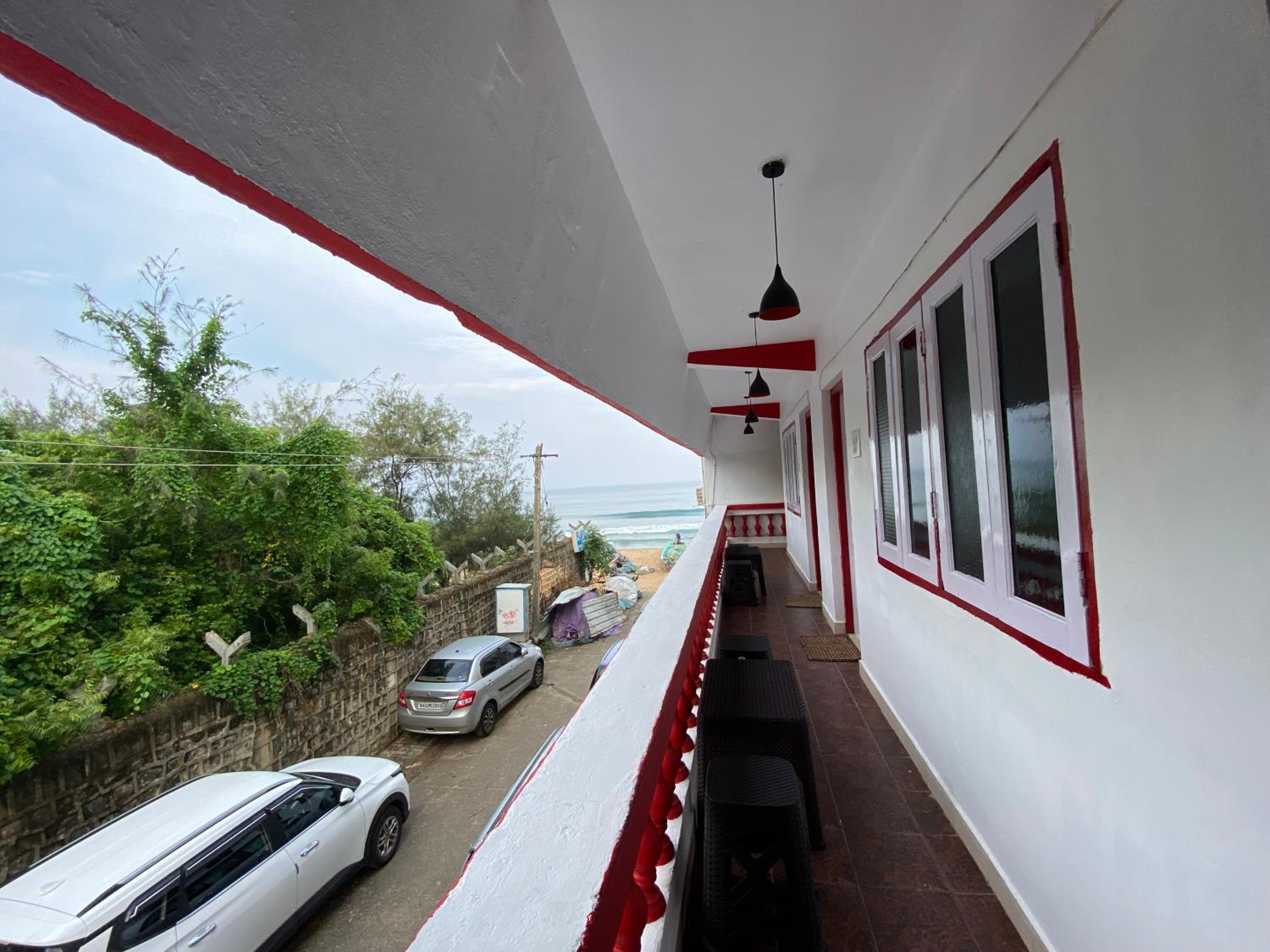 HANGOUT BEACH STAY view 5