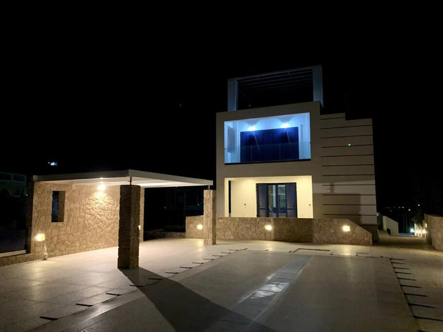 Souvala /Aegina. Excellent location Luxury villa. photo 5
