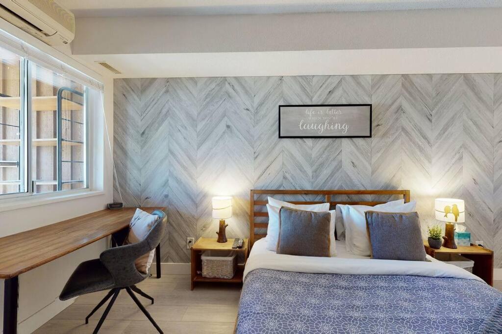1BR plus Den in Marketplace Lodge, Village Location, Mountain Views, Complex Hot Tub