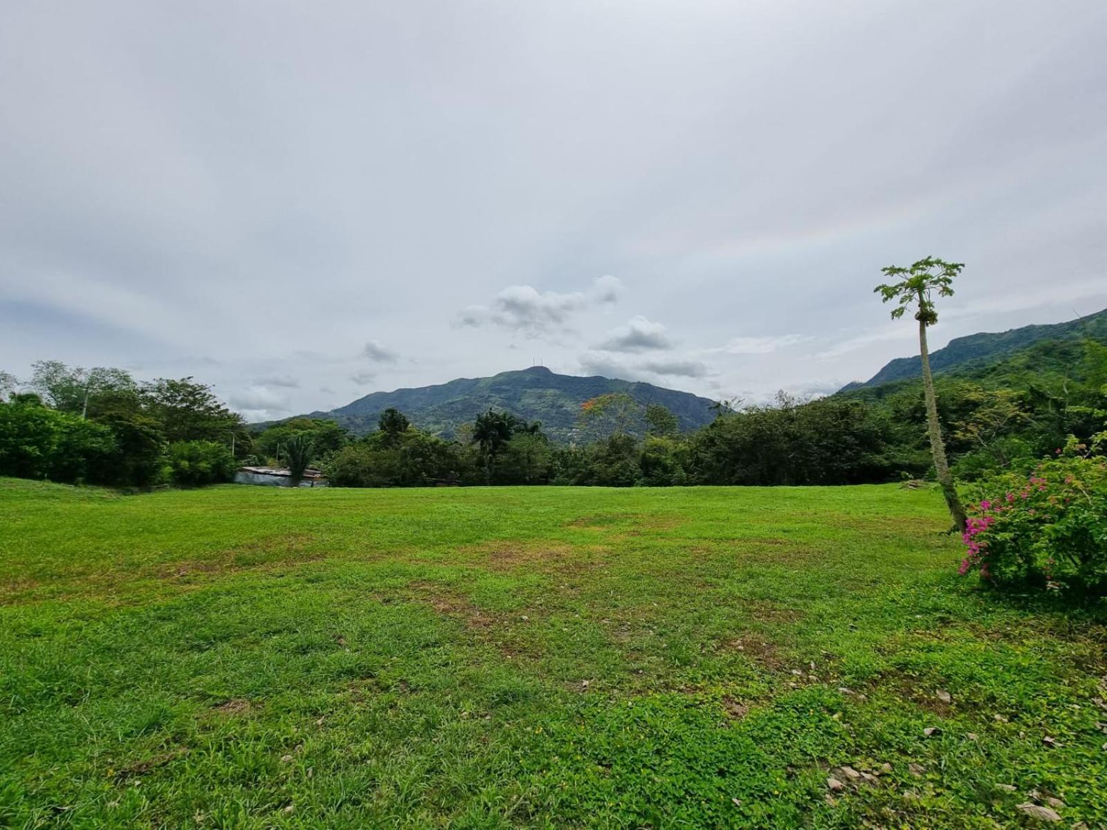 VILLETA, CASA CAMPESTRE CERCA DE PAYANDE