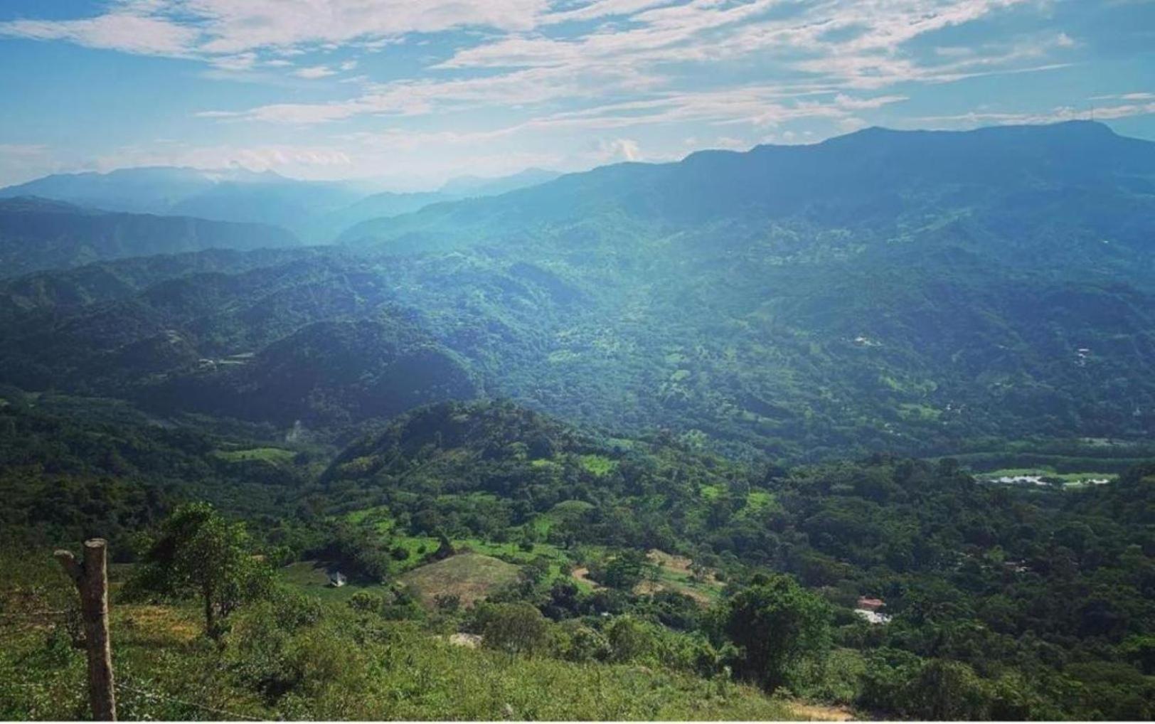 VILLETA, CASA CAMPESTRE CERCA DE PAYANDE