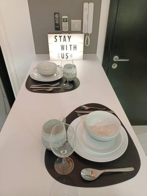 Almas Suites Couple Cozy Seaview Netflix By STAY photo 5