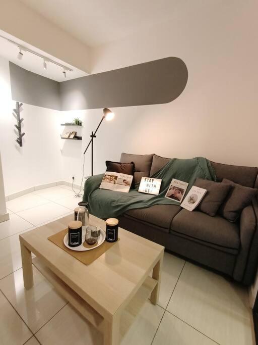 Almas Suites Couple Cozy Seaview Netflix By STAY view 2