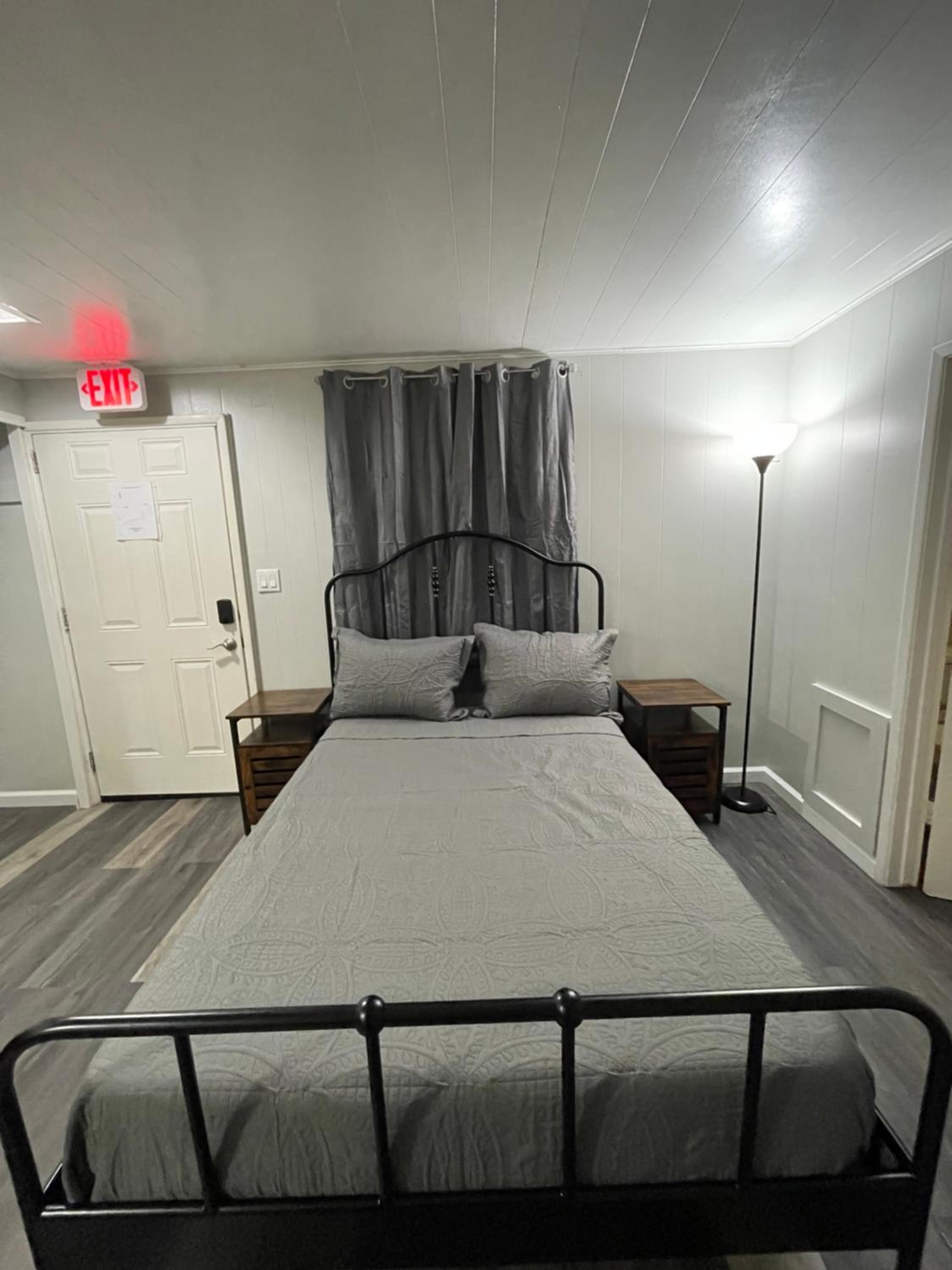 Sherwood Arms Motel - Property Image 4